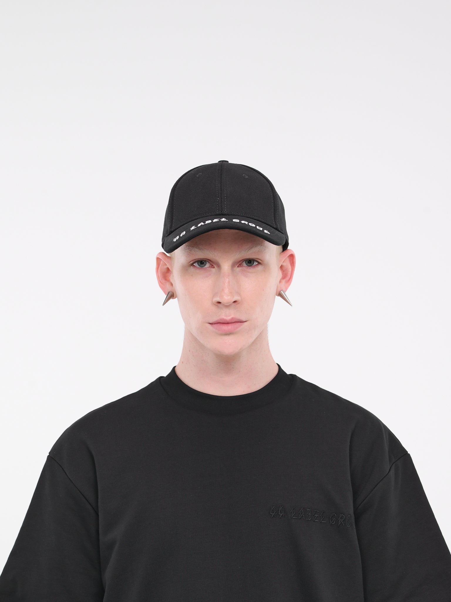 44 Embroidered Cap (B0030401-FA338-P359-BLACK-44LG)