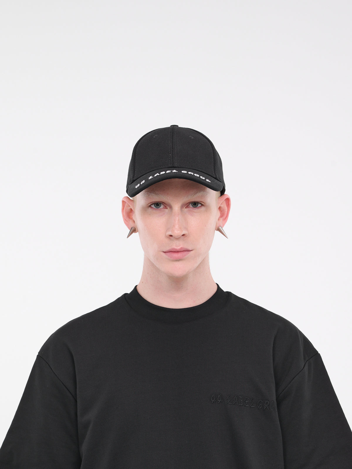44 Embroidered Cap (B0030401-FA338-P359-BLACK-44LG)