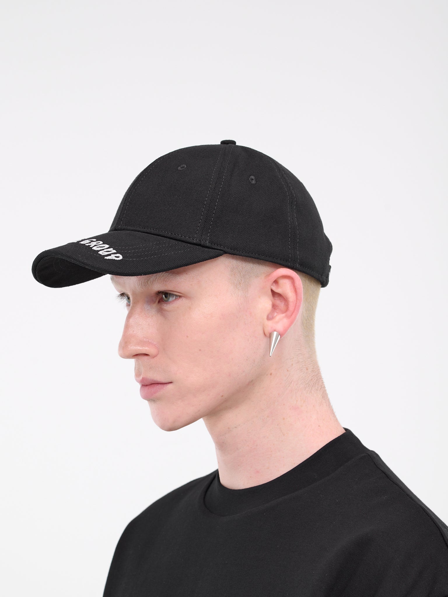 44 Embroidered Cap (B0030401-FA338-P359-BLACK-44LG)