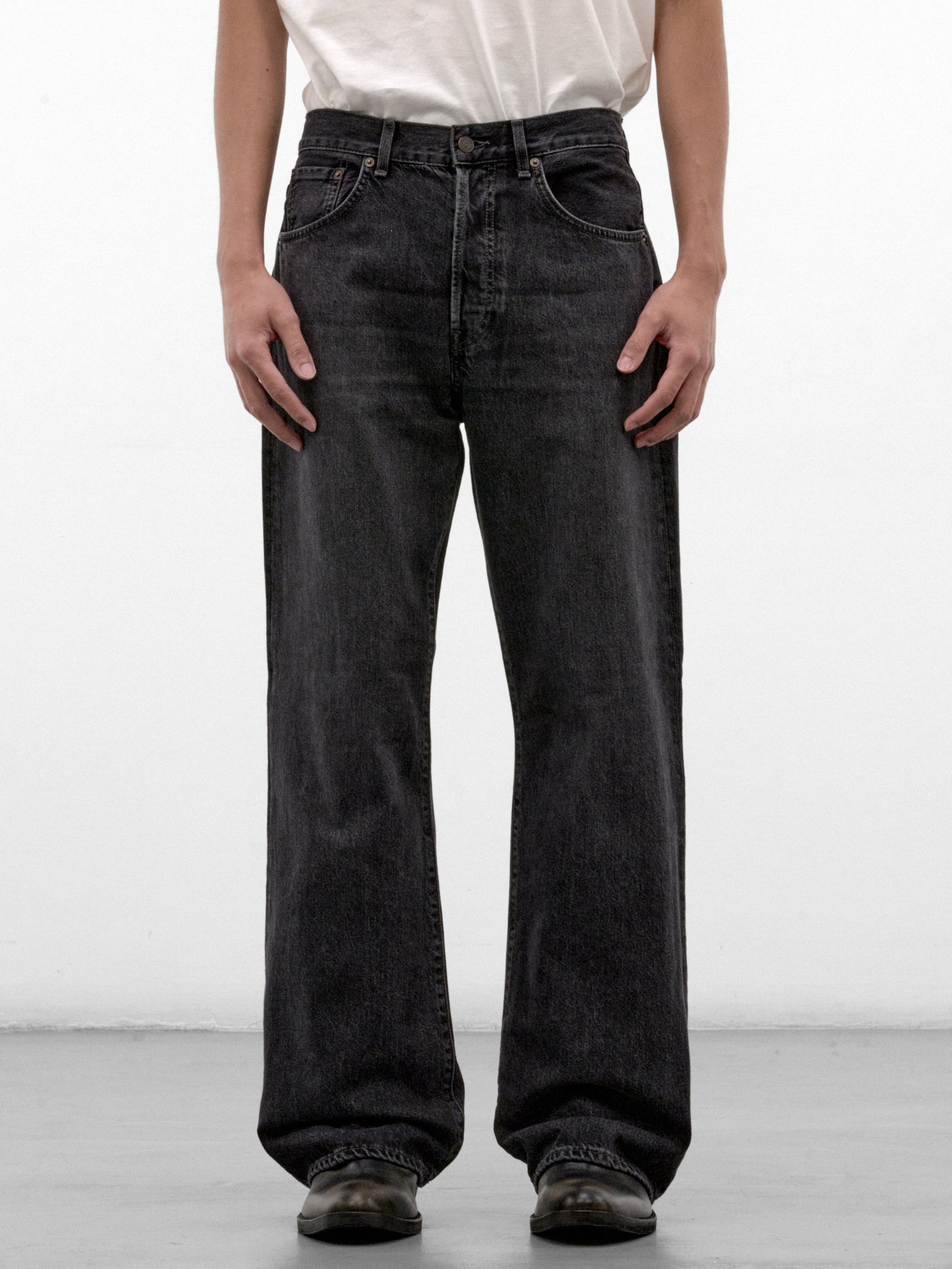 Black 2021M Loose Fit Jeans (B00363-900D30-BLACK)