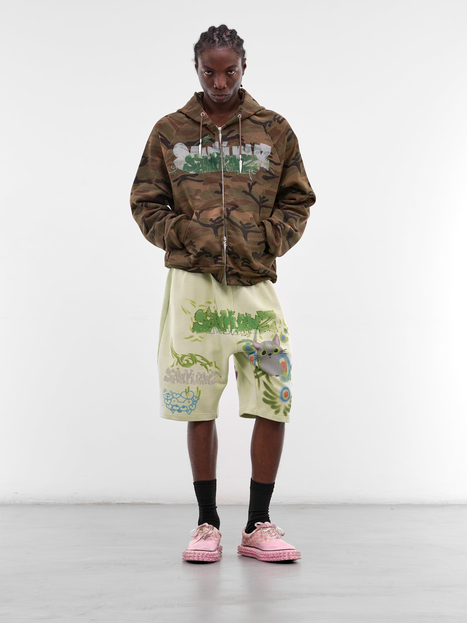 Green Graffiti Drop Crotch Shorts (B26SSUSH0101-GREEN)