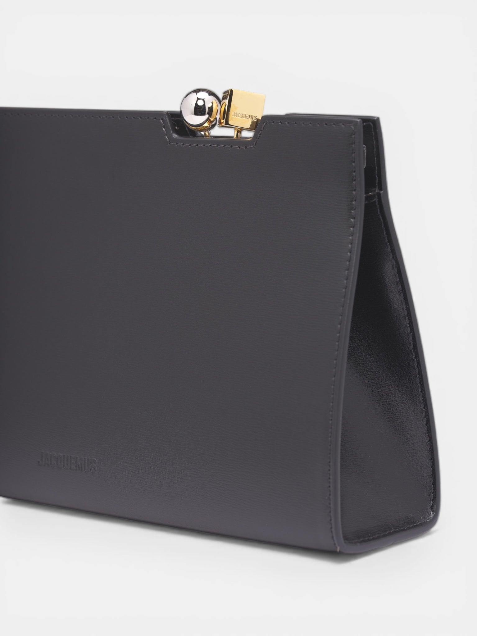 Black Leather Salon Shoulder Bag (BAW00452AC03C09-BLACK)