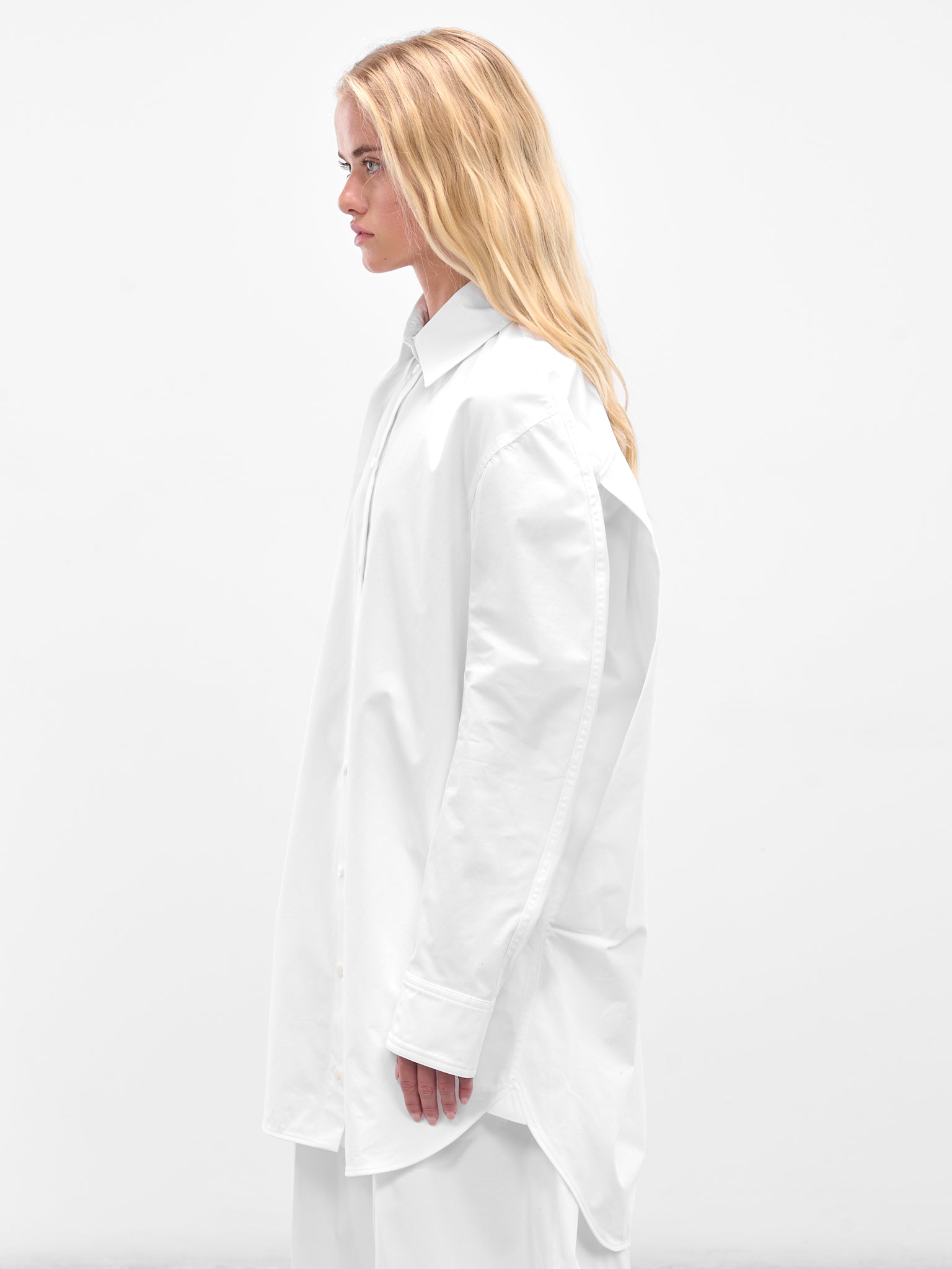 The White Ovalo Shirt Dress (DRW00686AW00648-WHITE)