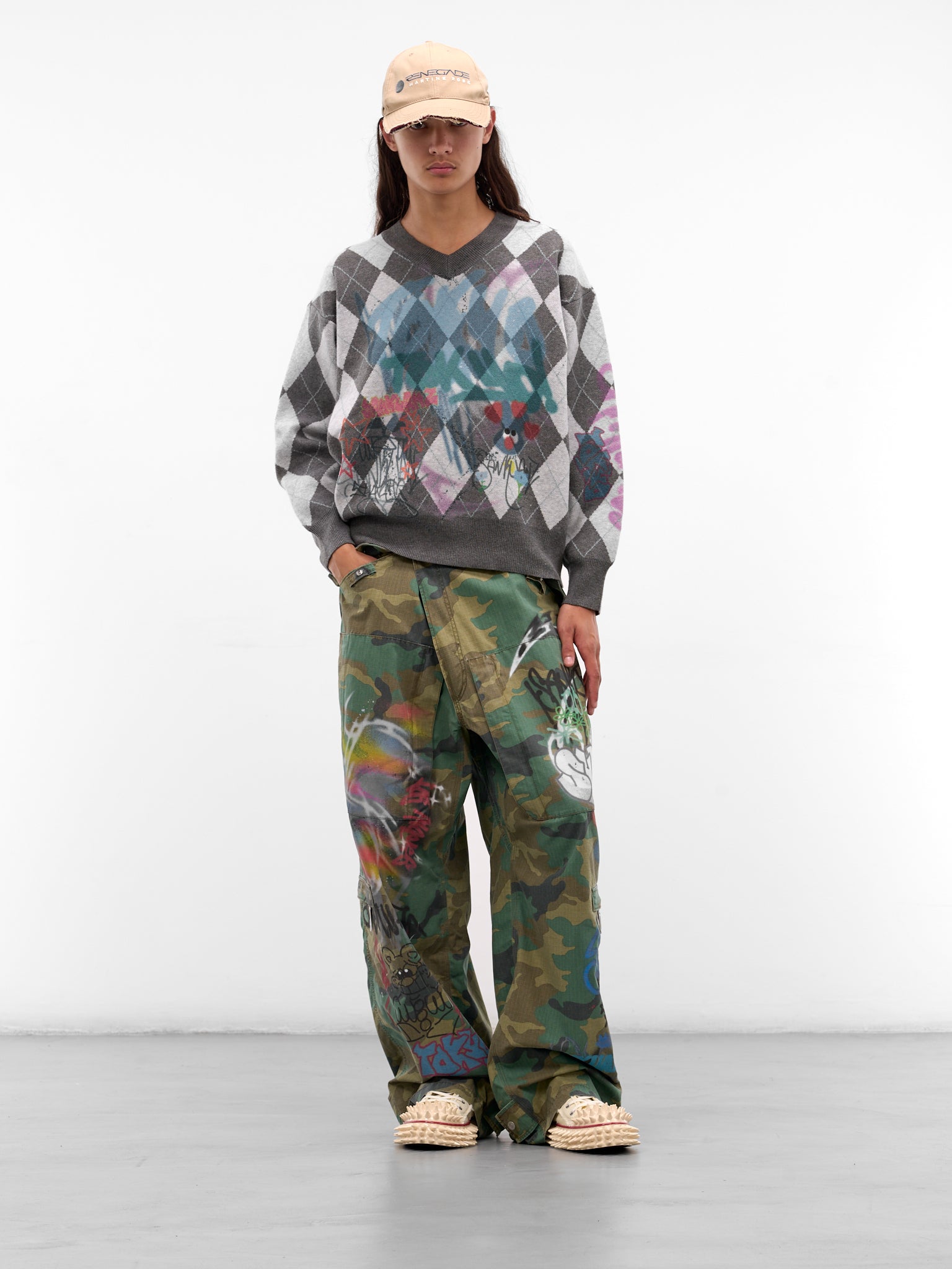 Gray Argyle Graffiti Sweater (BUSW0102-GREY)