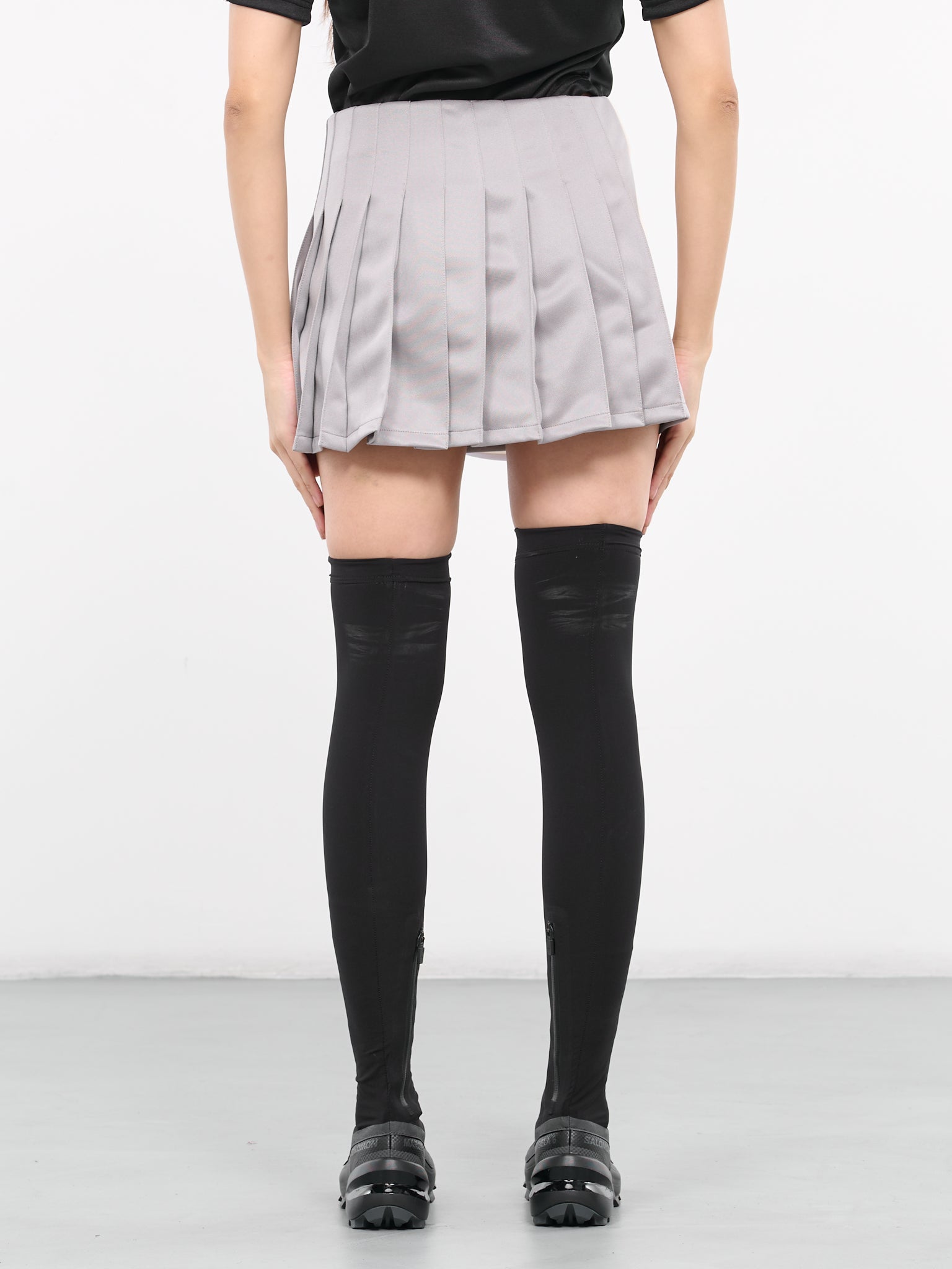 Pleated Track Mini Skirt (BWCN001-JER0013109-OFF-WHITE)