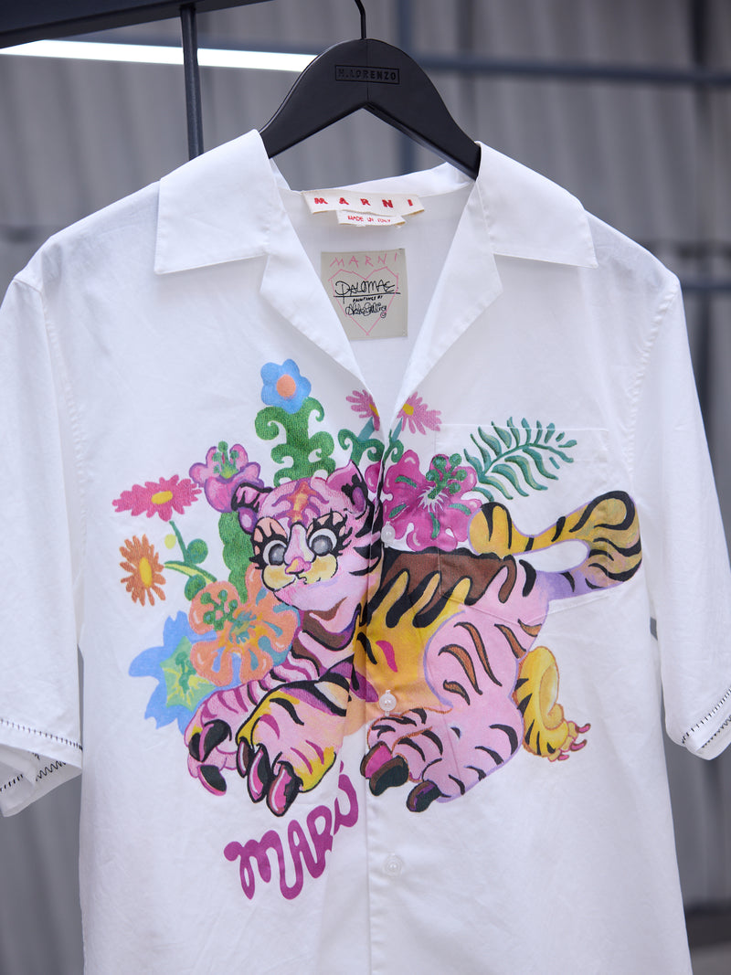 White Graphic Button-Up Shirt (CAMA0587SP-USCW80-WHITE-PRINTE)