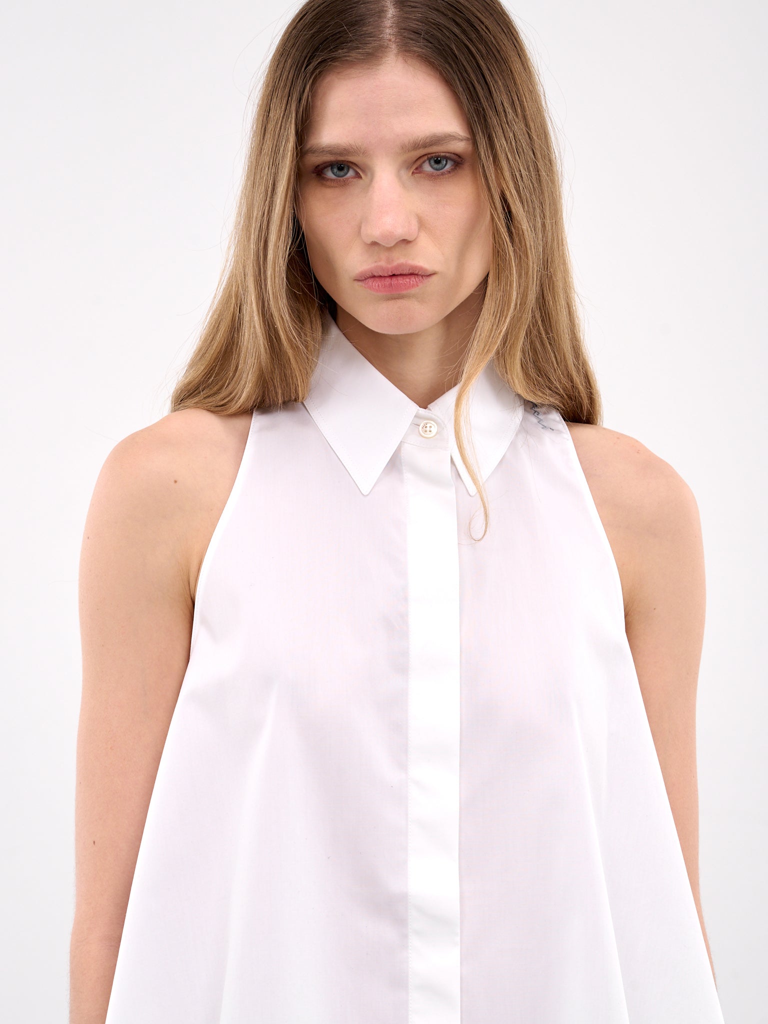 White Cotton Sleeveless Button-up Shirt (CAMA0612S0-UTC223-WHITE)