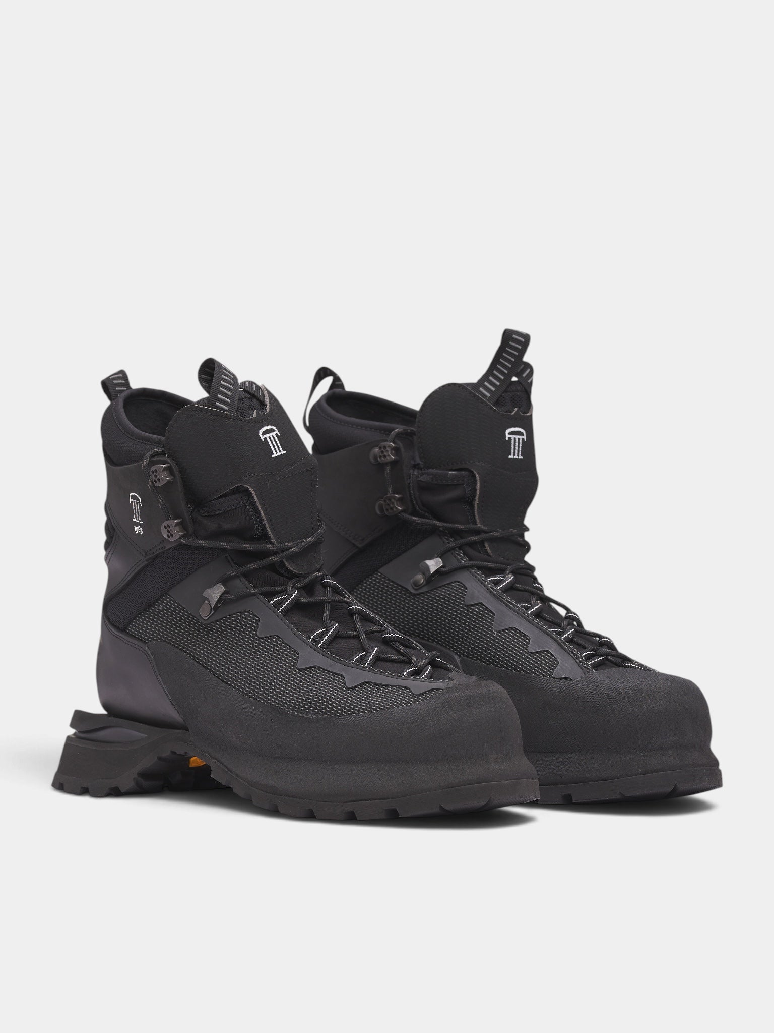 Carbonaz Black Putek Hiking Boots (CARBONAZ-BLACK)