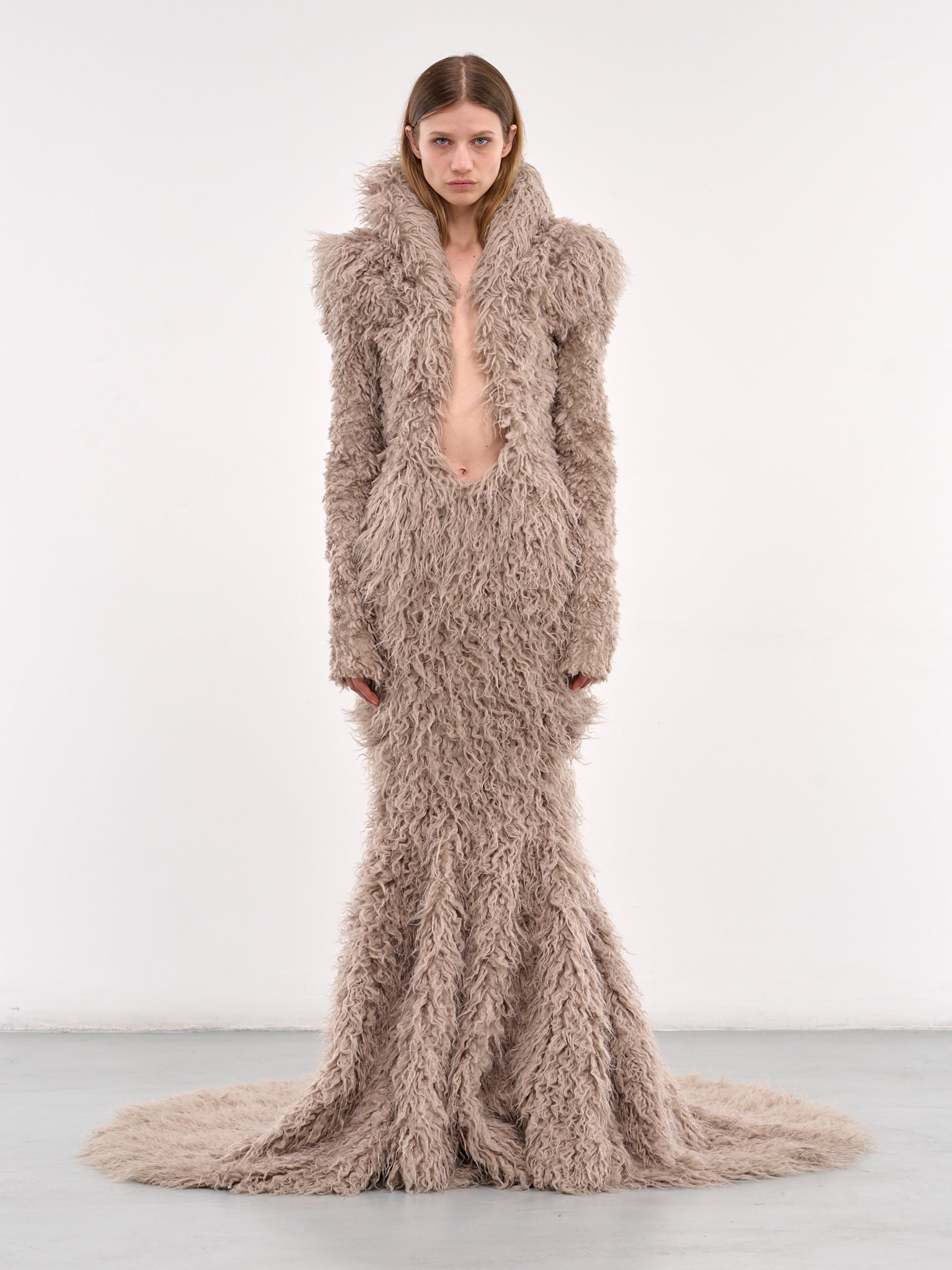 HAN KJOBENHAVN | H.Lorenzo|Rounden Faux Fur Gown (CATWALK-7-BEIGE) HAN KJOBENHAVN | H.Lorenzo|Rounden Faux Fur Gown (CATWALK-7-BEIGE)