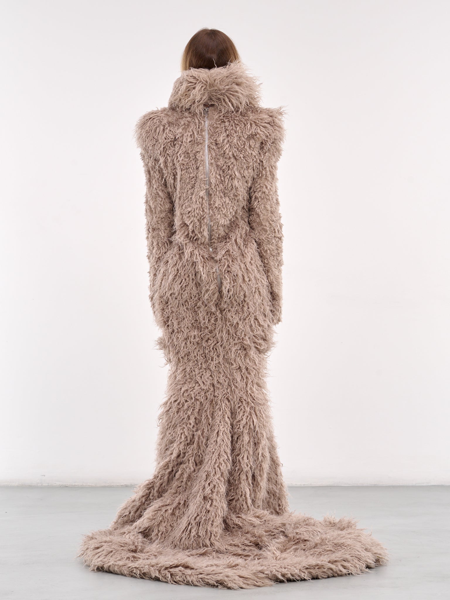 Han Kjobenhavn | H.Lorenzo|Rounden Faux Fur Gown (CATWALK-7-BEIGE) Han Kjobenhavn | H.Lorenzo|Rounden Faux Fur Gown (CATWALK-7-BEIGE)
