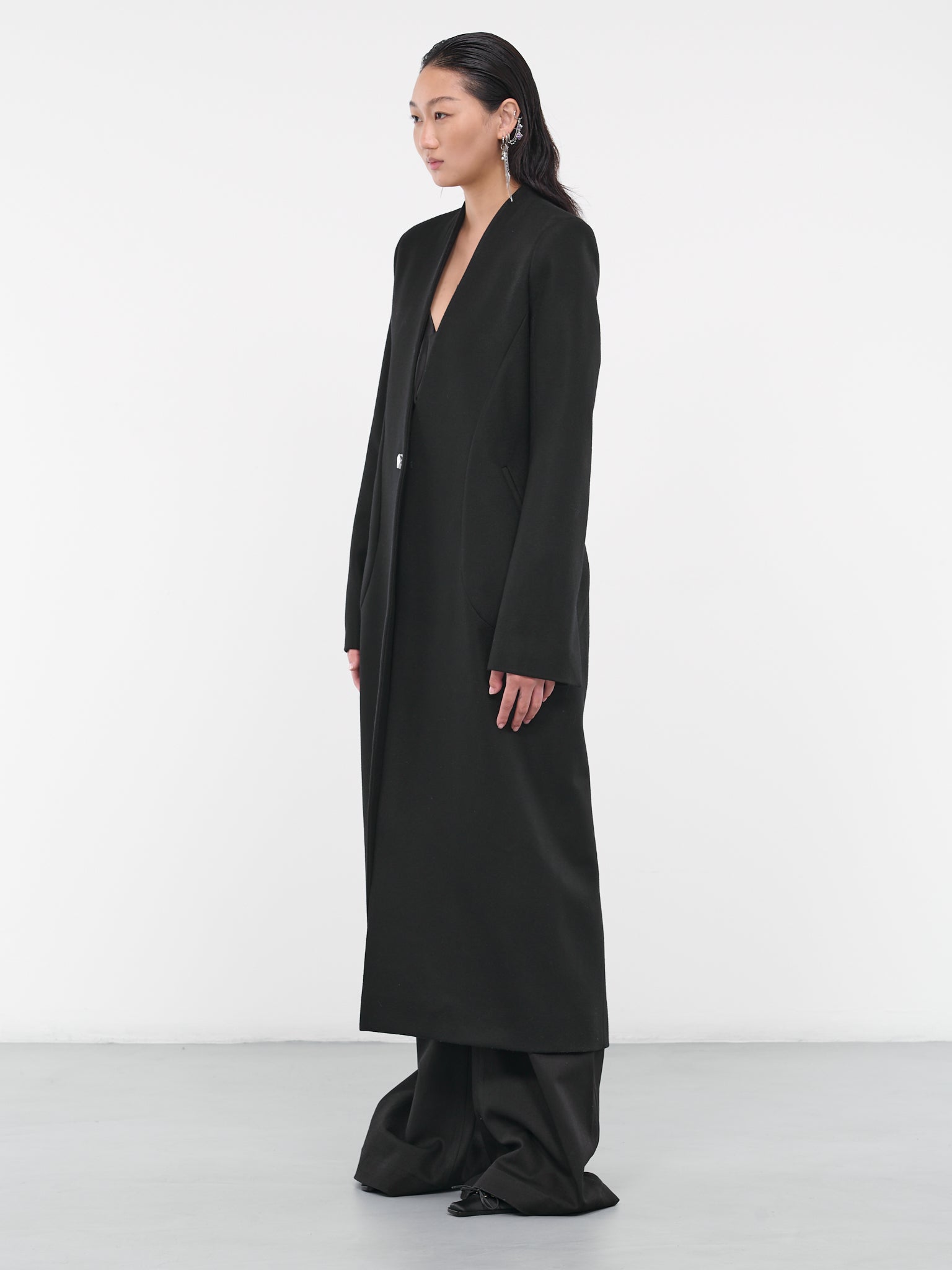 Paneled Wool Coat (CL25-BLACK)