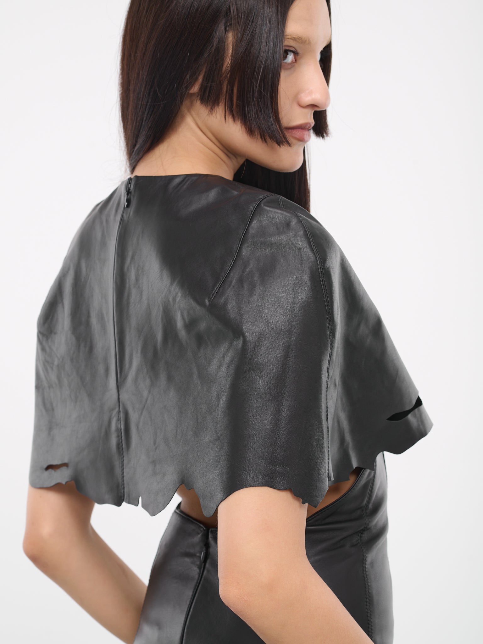 Destroyed Cape (COPT44704-BLACK)