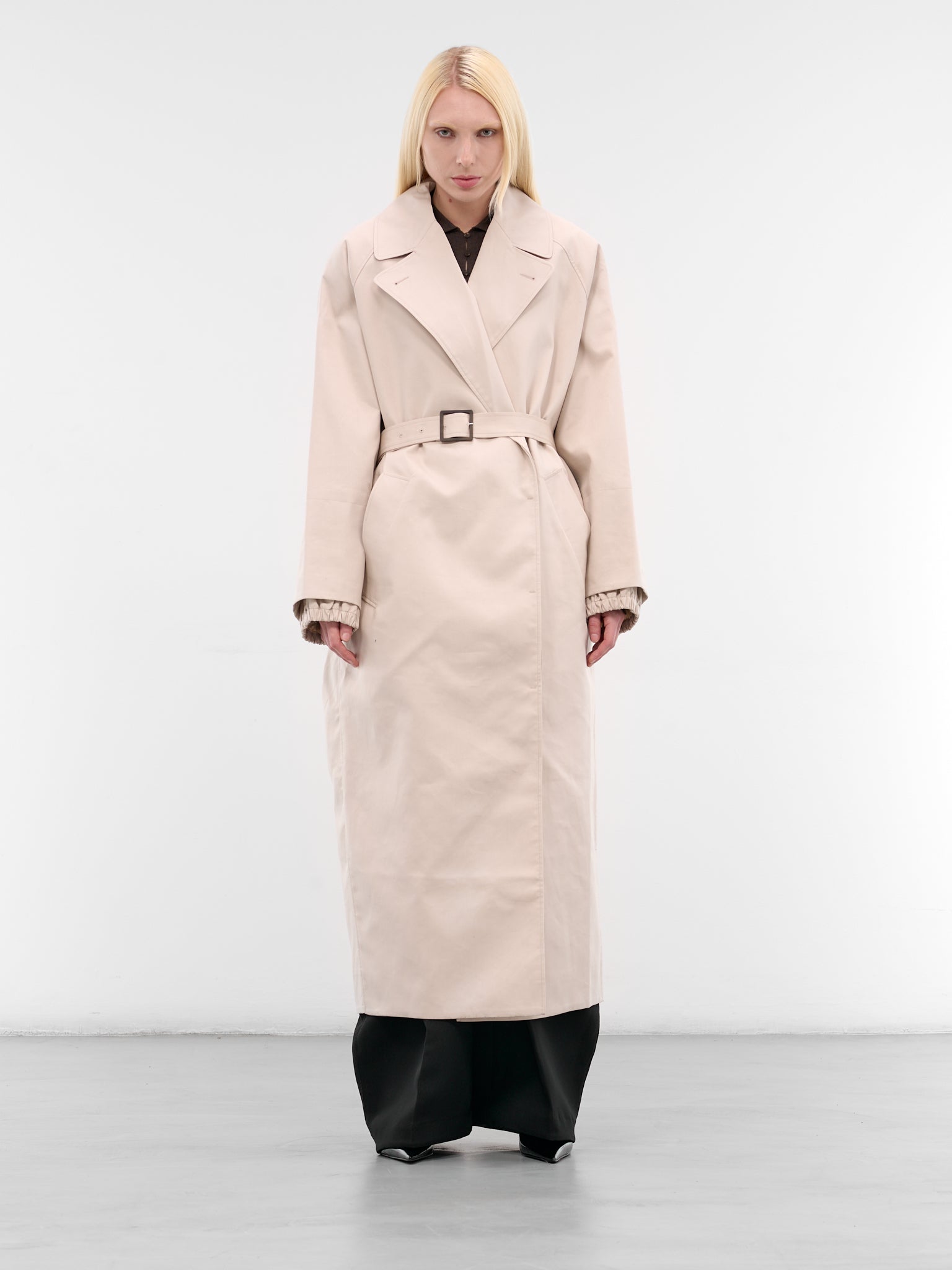 White Gabardine Trapezi Trench Coat (COW00102AW00644-OFF-WHITE)