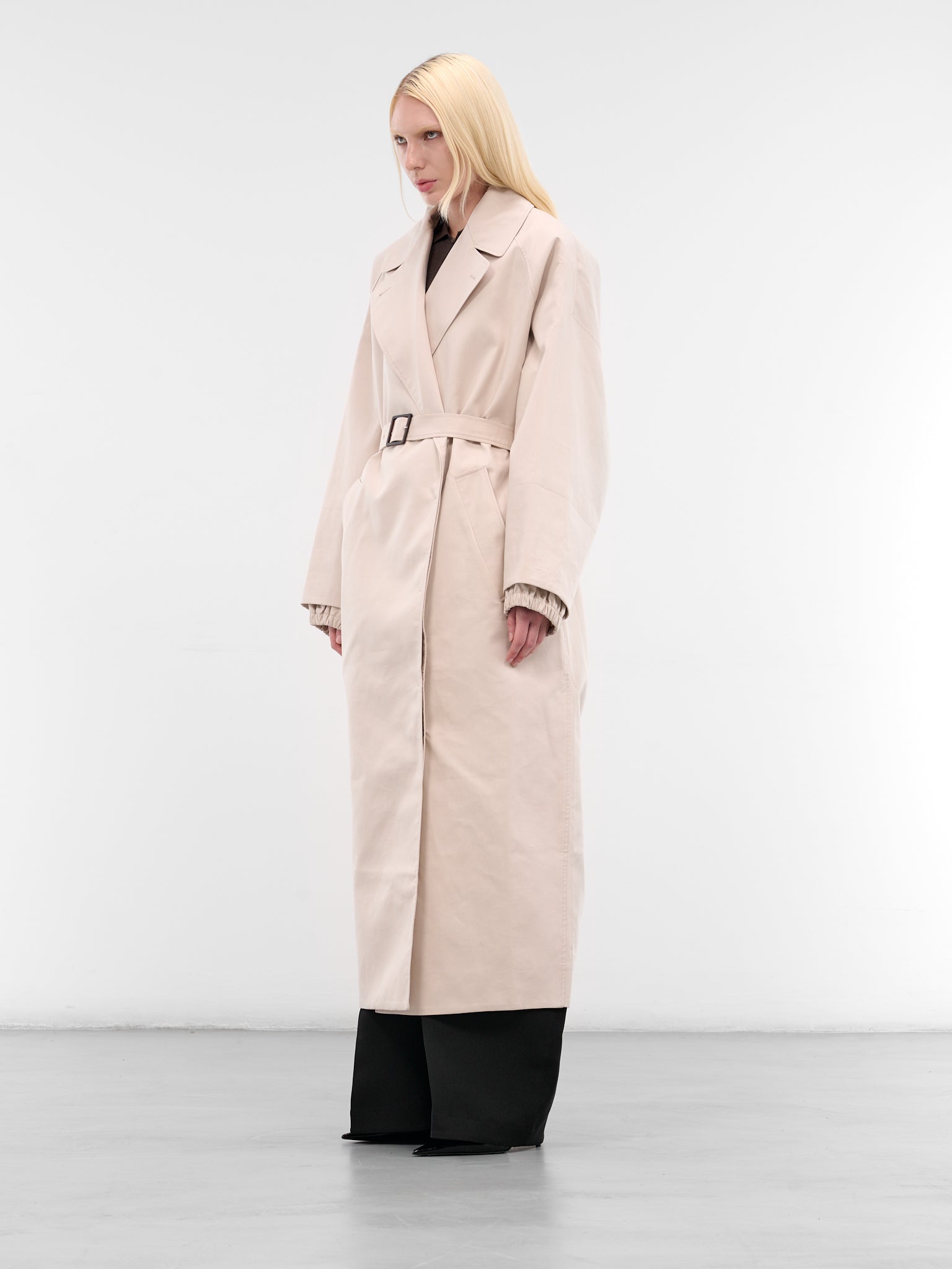 White Gabardine Trapezi Trench Coat (COW00102AW00644-OFF-WHITE)