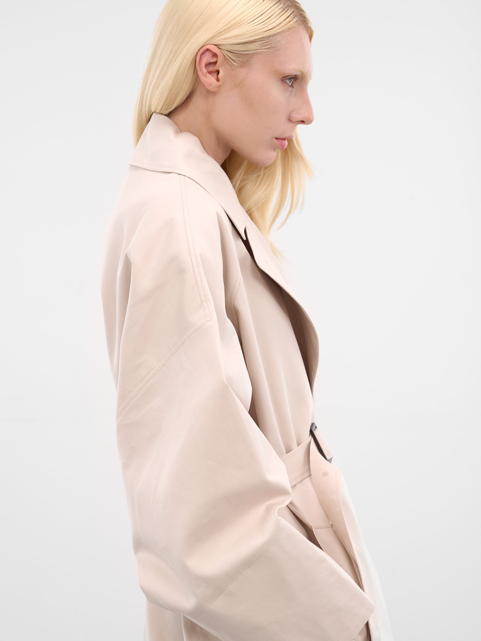 White Gabardine Trapezi Trench Coat (COW00102AW00644-OFF-WHITE)