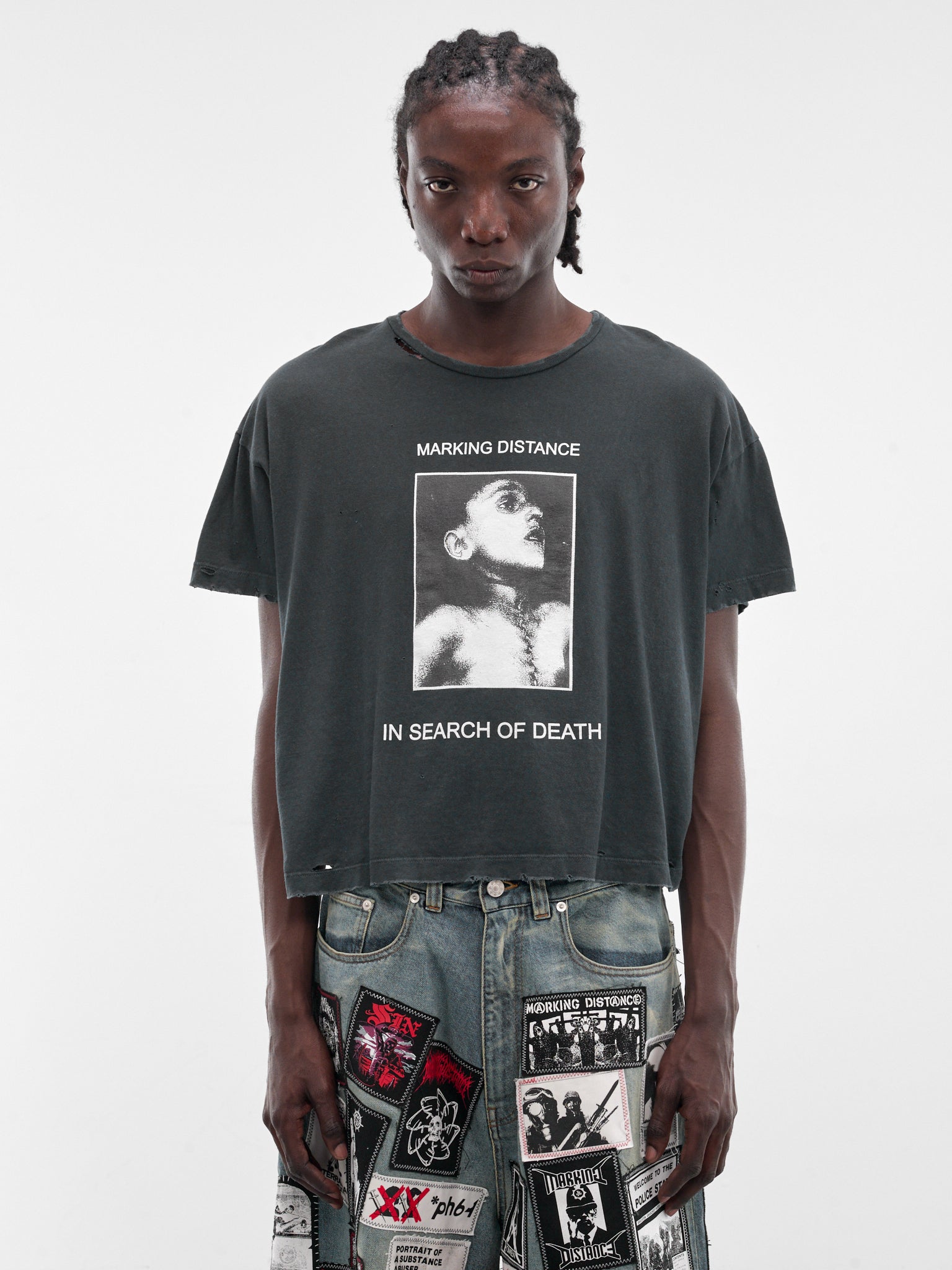 MARKING DISTANCE Distressed Atrax Morgue Tee | H.Lorenzo