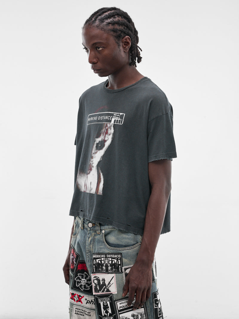 MARKING DISTANCE Distressed Manhunt Tee | H.Lorenzo - side
