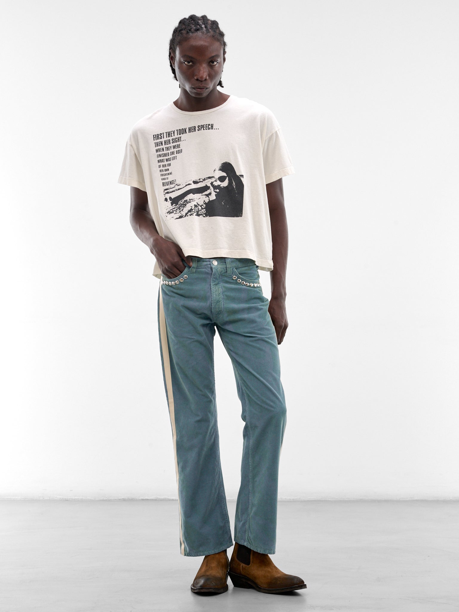 MARKING DISTANCE Distressed One Eye Tee | H.Lorenzo - styled