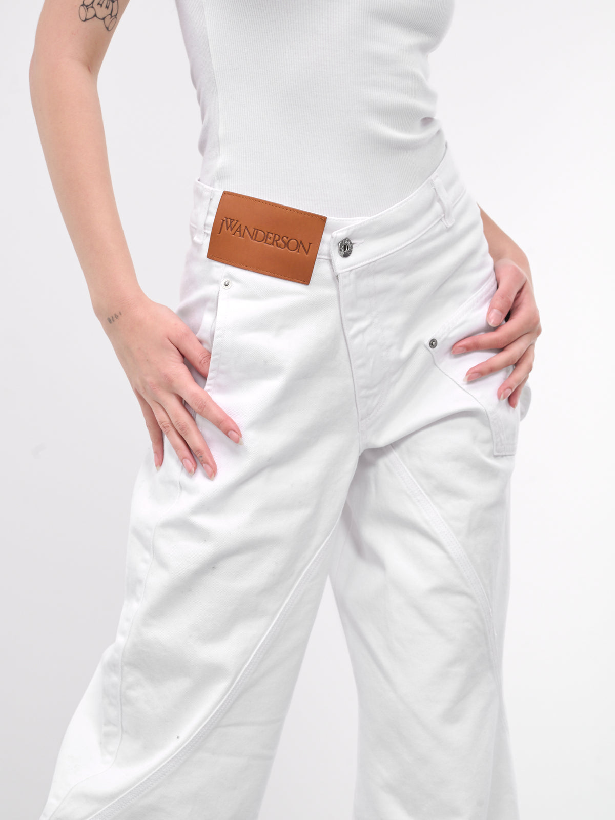 Crystal Hem Twisted Jeans (DT0092-PG0880-WHITE)
