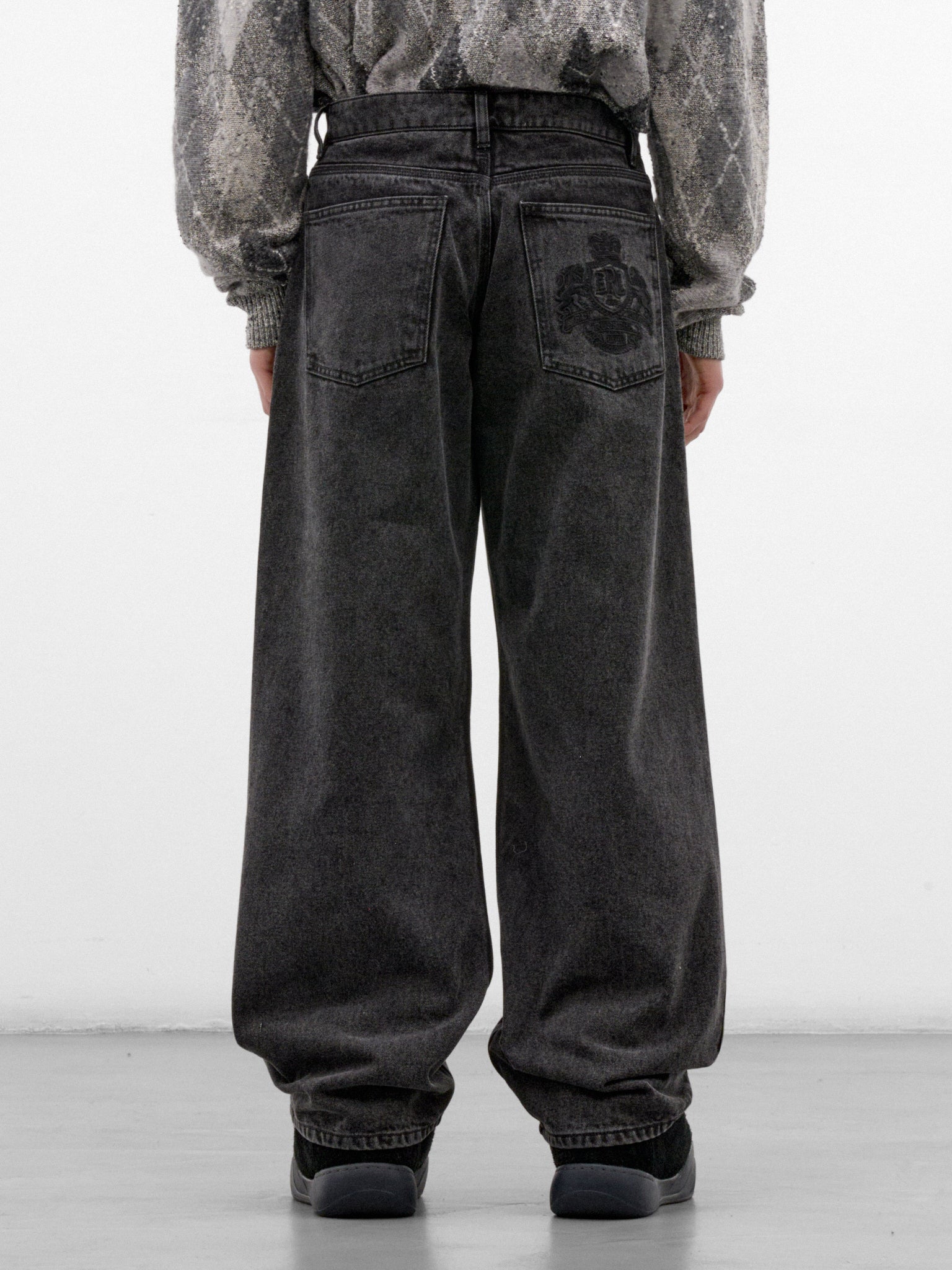 Black Denim Straight Leg Jeans (ERL13P015-1-BLACK)