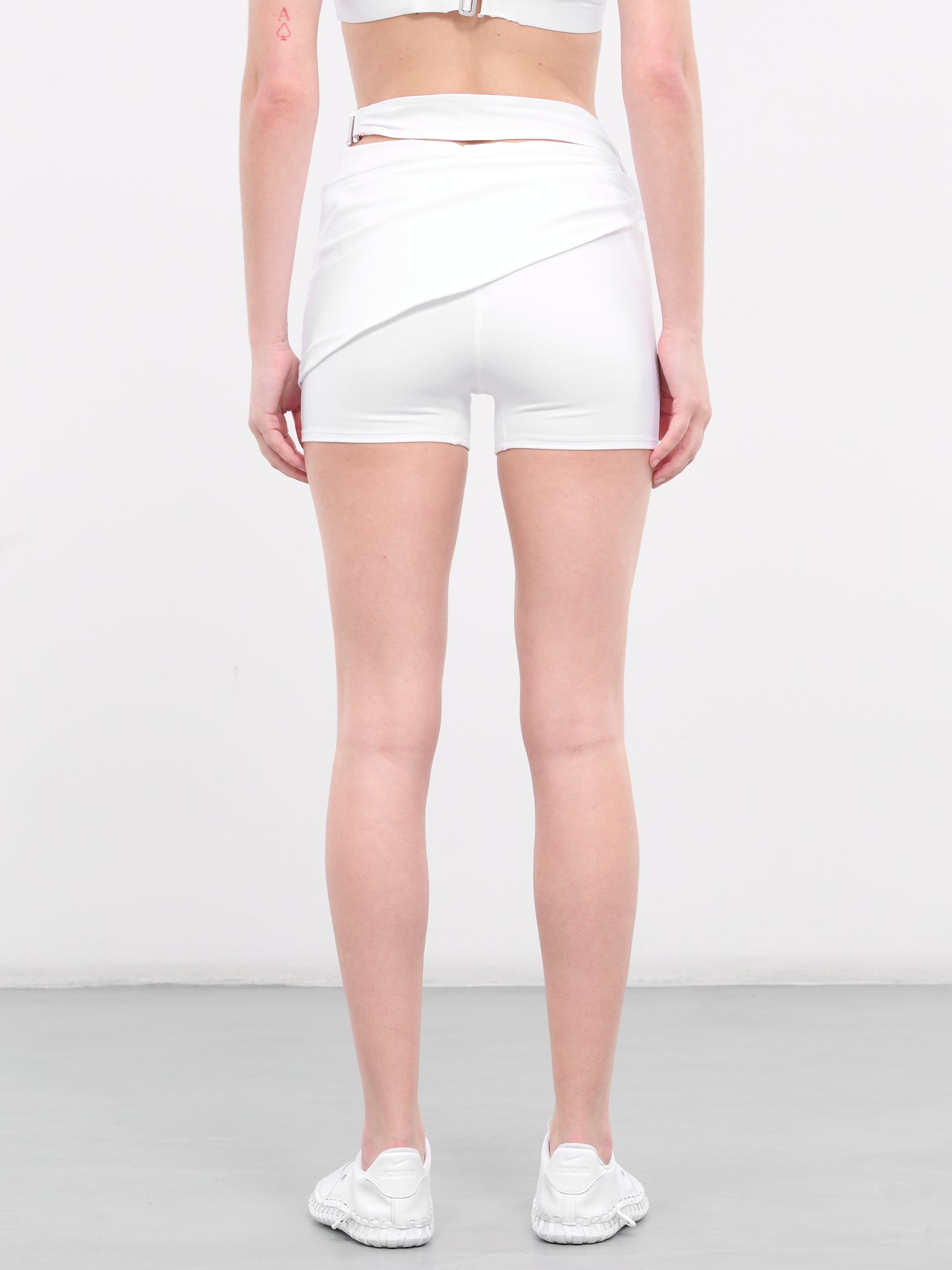 Jacquemus Shorts (FJ3266-100-WHITE)