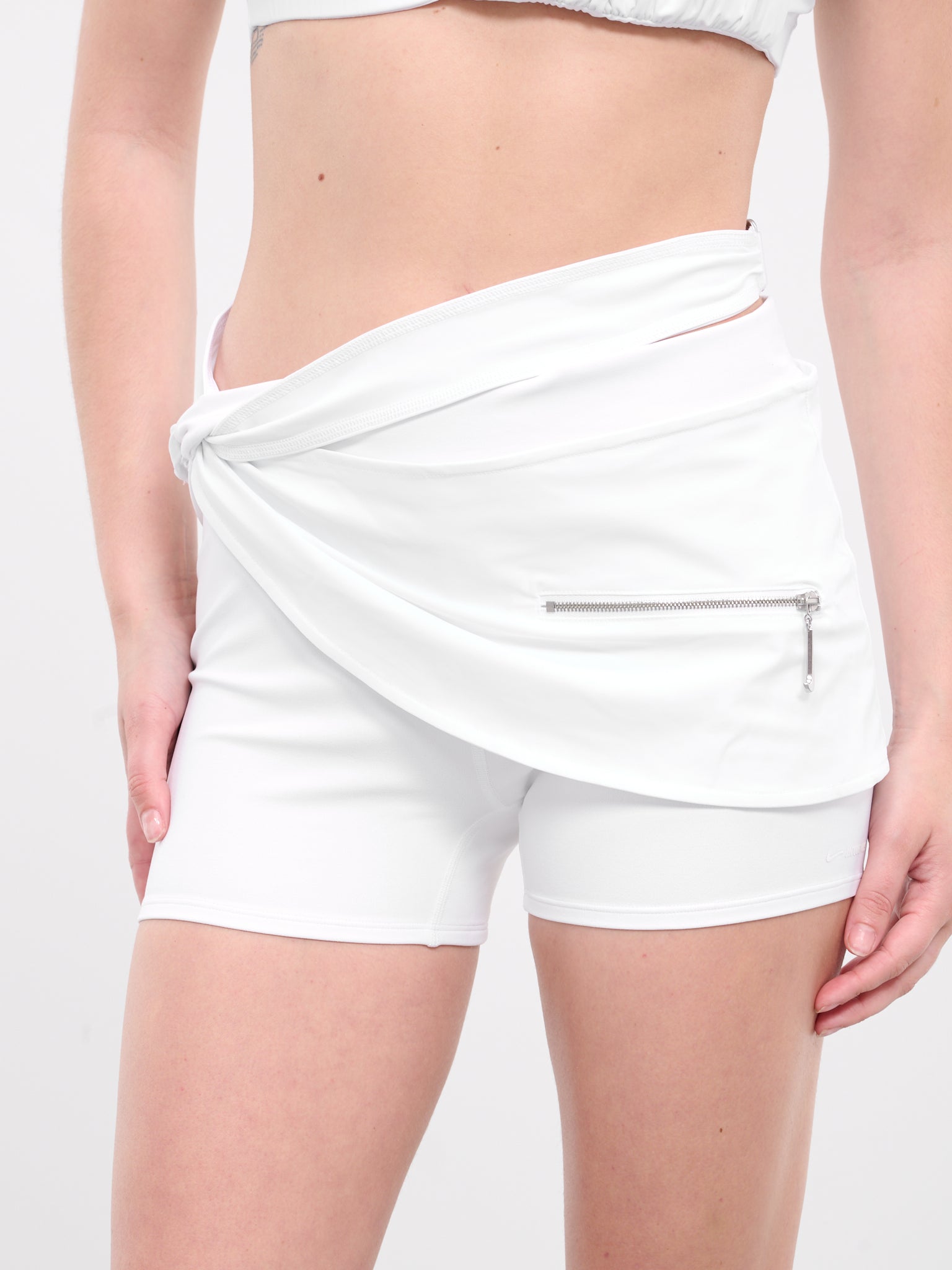 Jacquemus Shorts (FJ3266-100-WHITE)