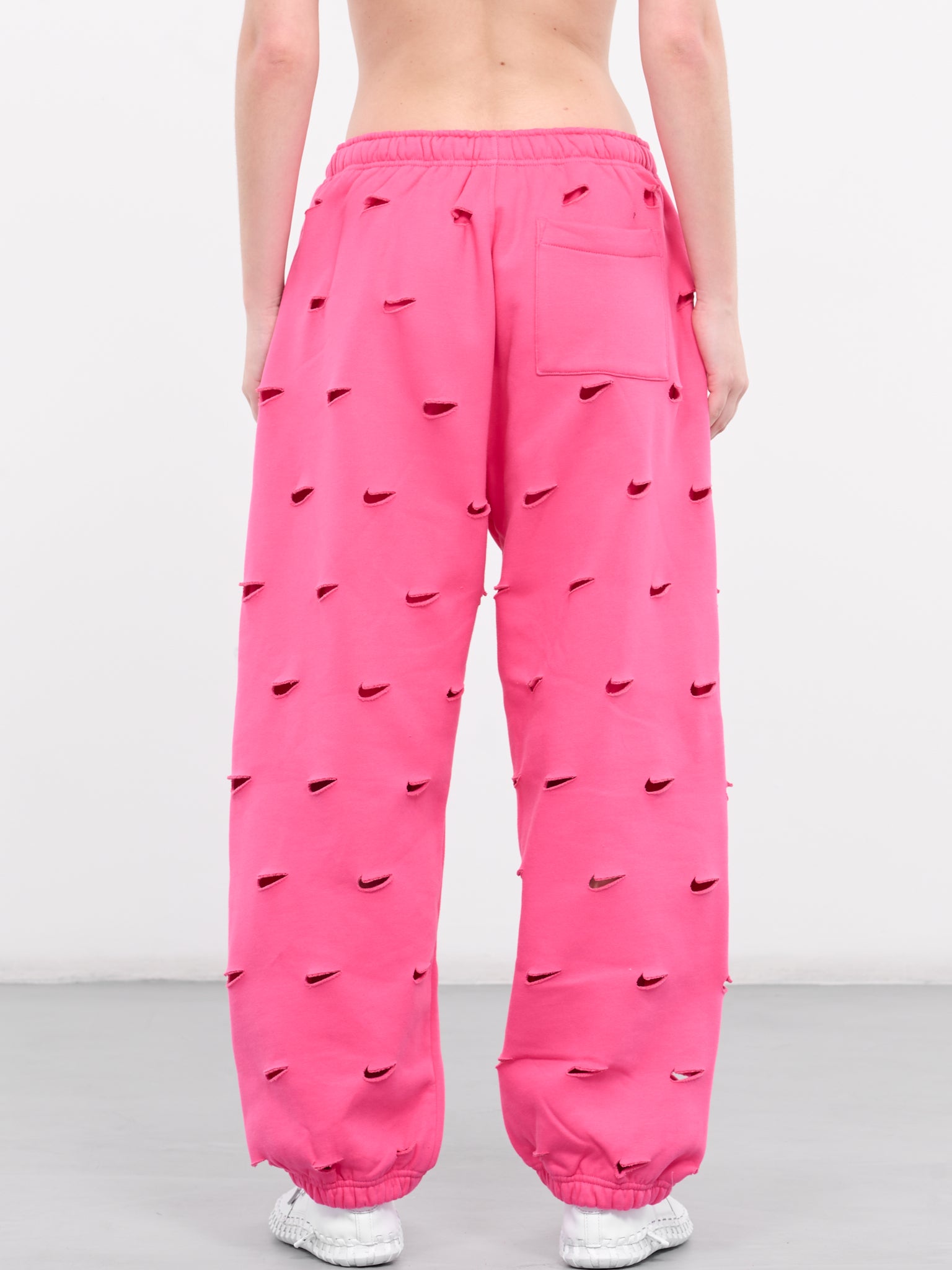 Jacquemus Cut-Out Swoosh Sweatpants (FJ3268-653-WATERMELON)