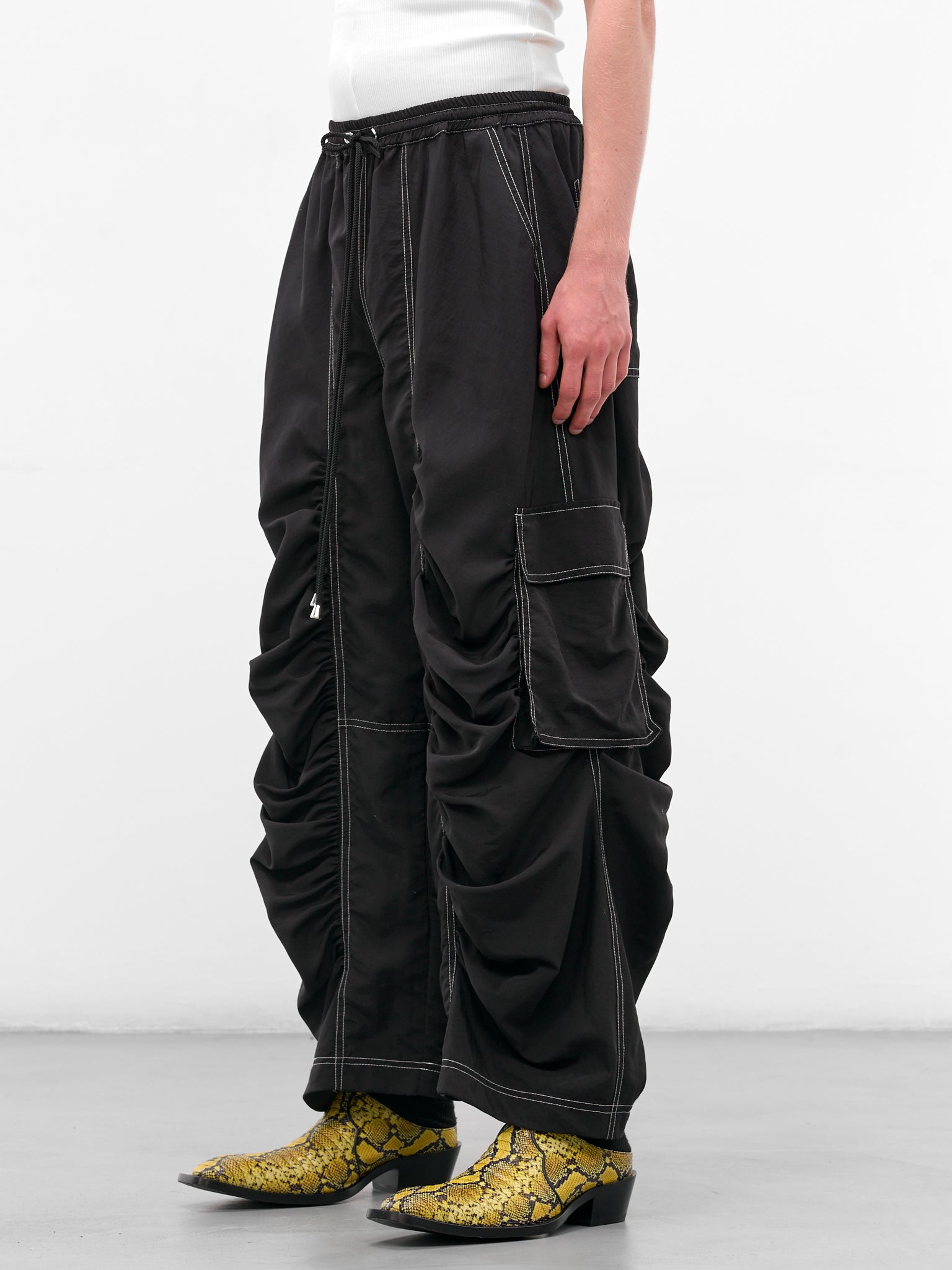 Black Nylon Ruched Cargo Pants (FLAW25MWCRGPT-BLACK)