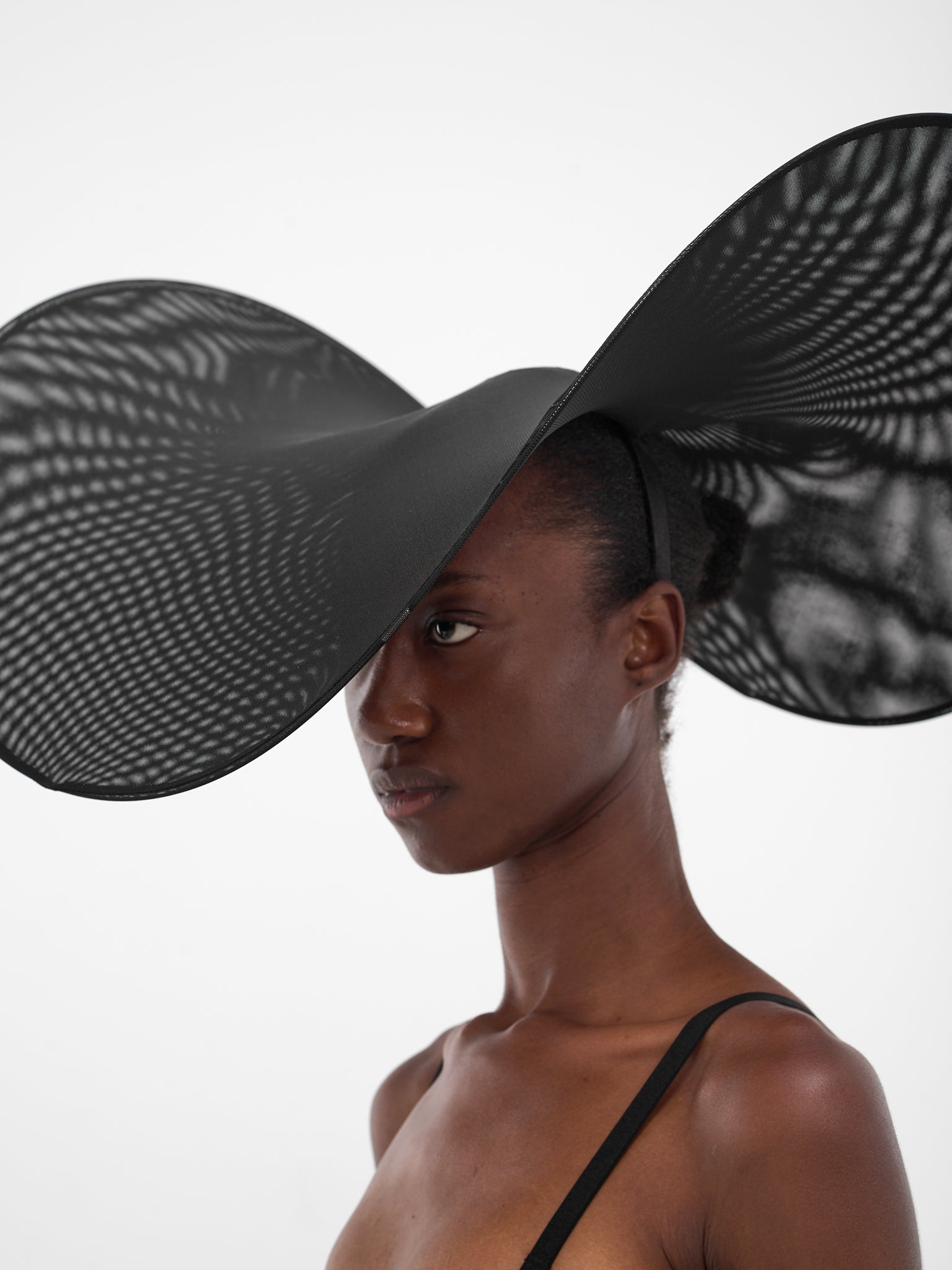 Black Sculptural Church Hat (FLAW25WWCRHHT-BLACK)