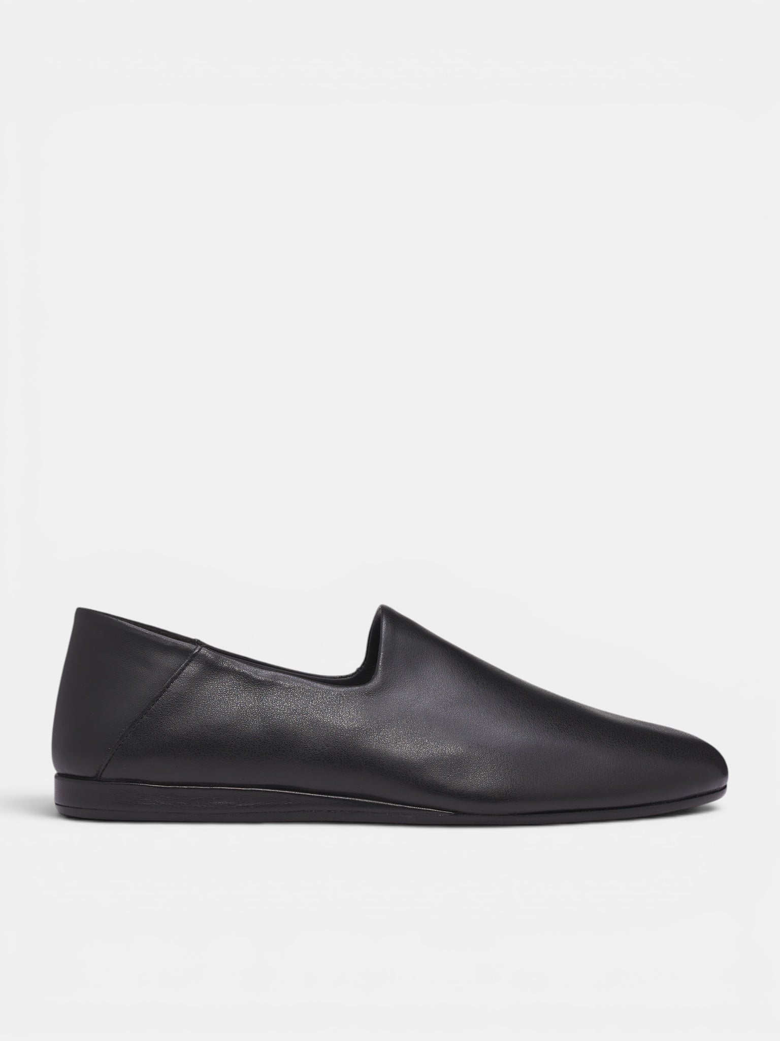 Black Leather Foldable Mules (FOM00206AC28C02-BLACK)