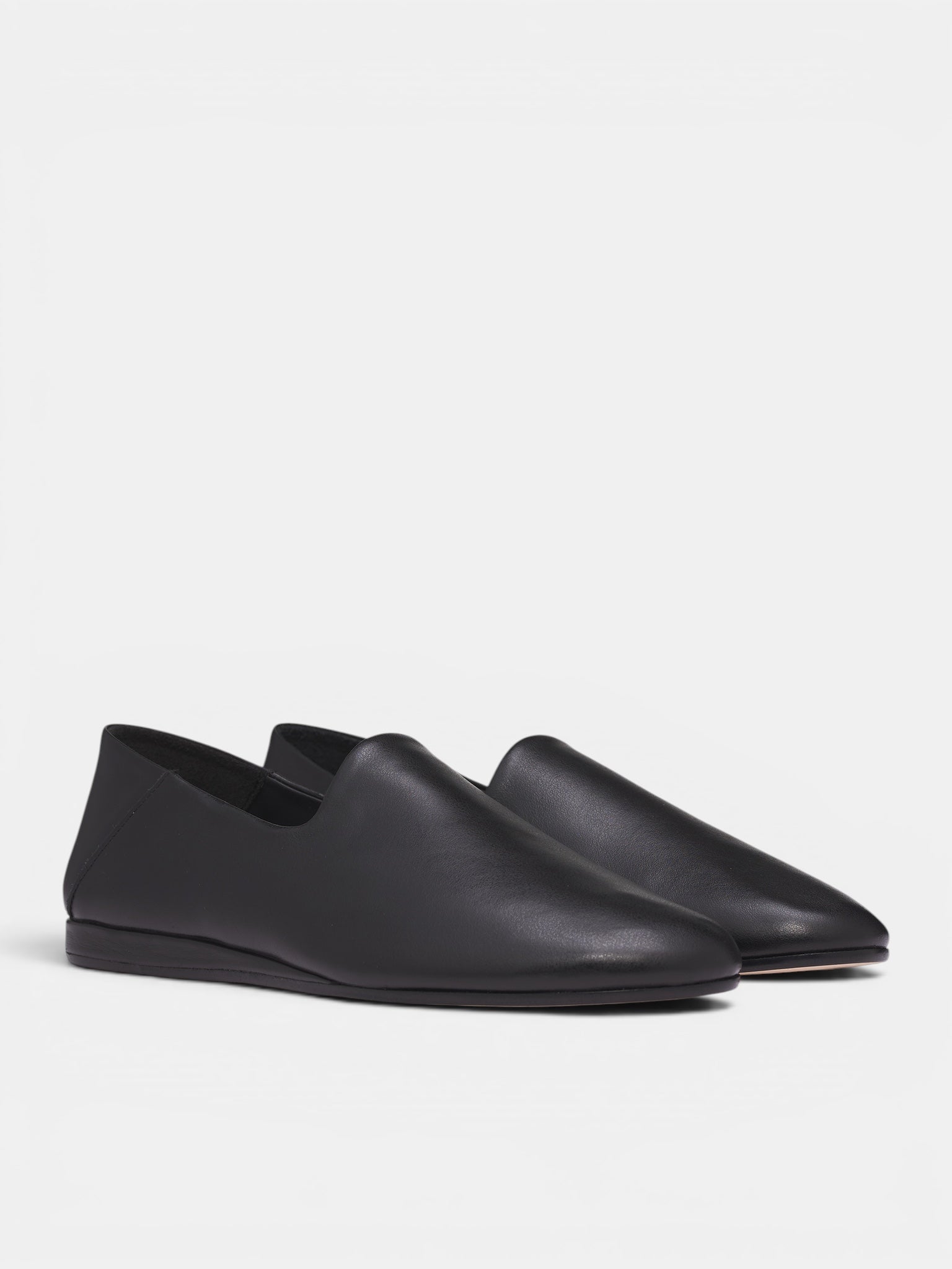 Black Leather Foldable Mules (FOM00206AC28C02-BLACK)