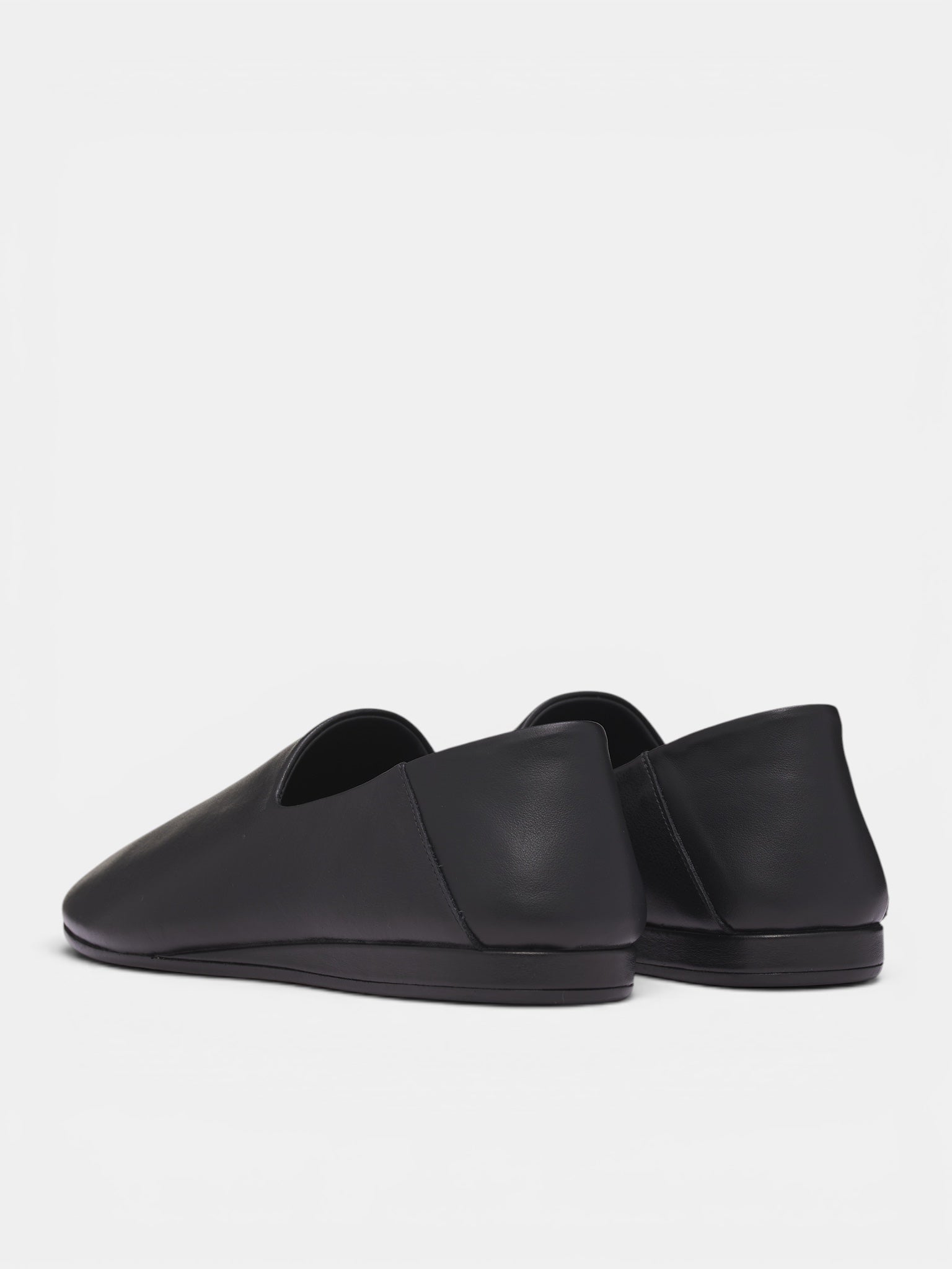 Black Leather Foldable Mules (FOM00206AC28C02-BLACK)
