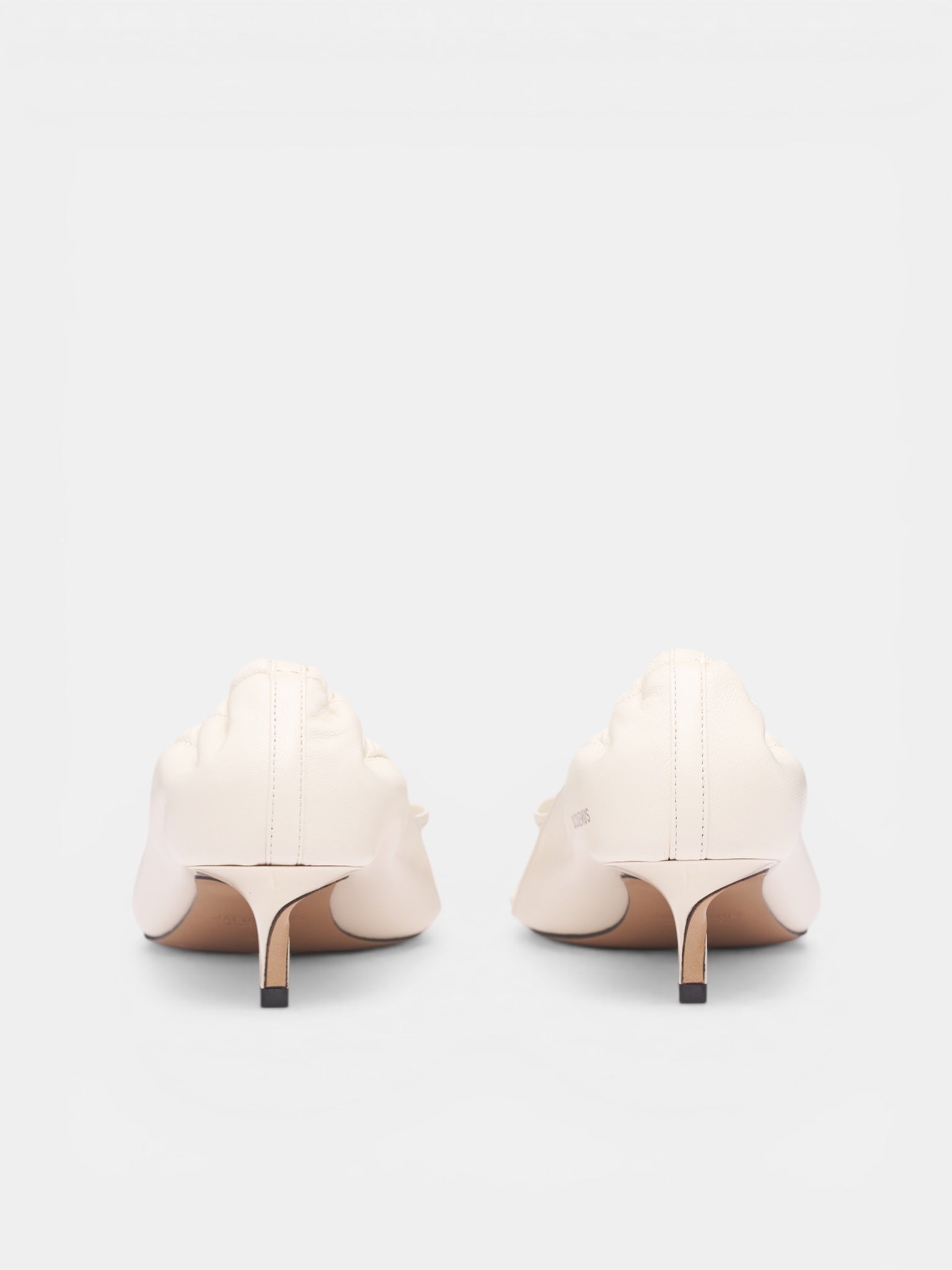 White Leather Low Sandals (FOW00204AC27L26-LIGHT-IVORY)