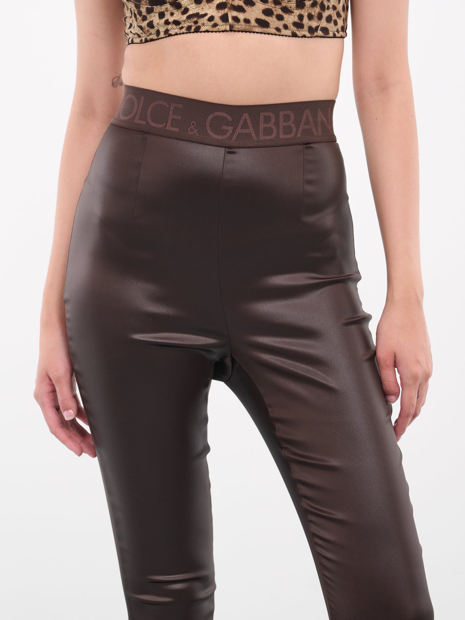 Dolce&Gabbana women's Satin leggings with logo - buy for 563900 KZT in the  official Viled online store, art. FTCNAT FURMV.M1512_40_232