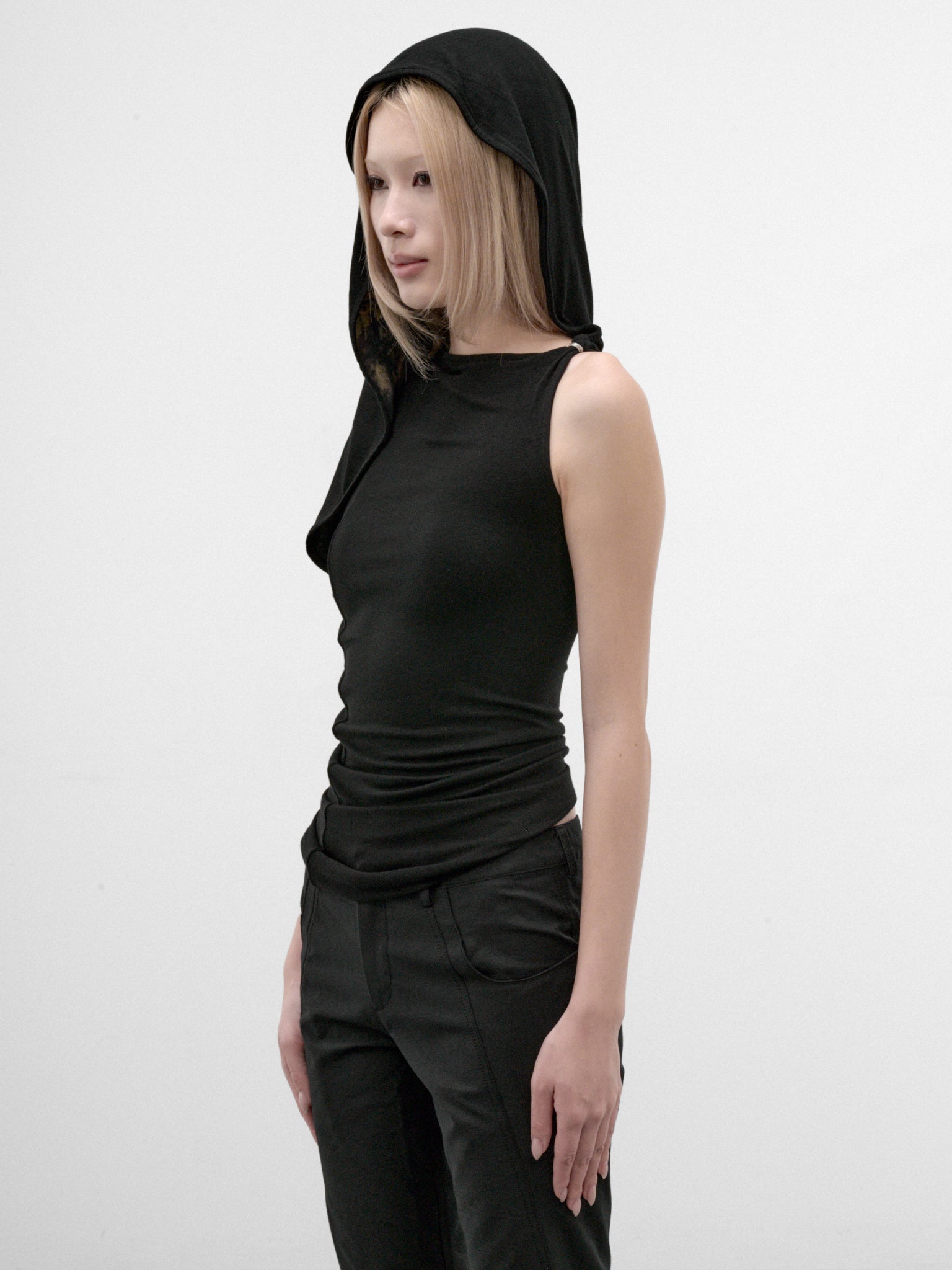 Black Hooded Sleeveless Top (FW26-TS7K-BLACK)