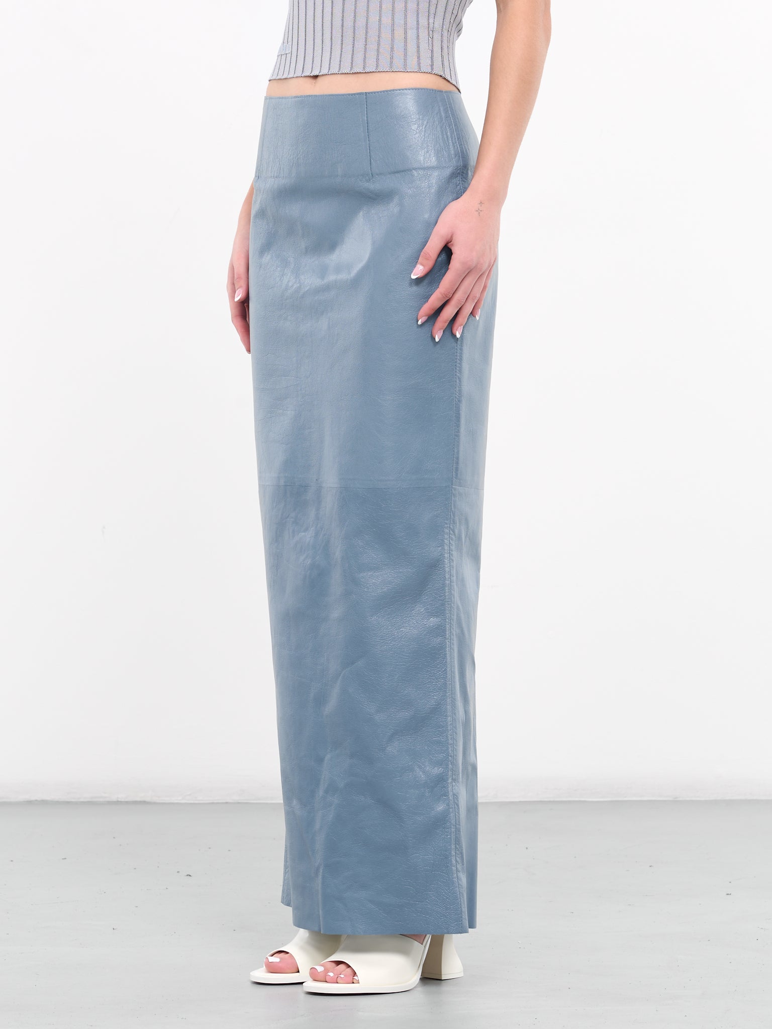Blue Shiny Leather Pencil Skirt (GOMX0633A0-ULG153-POWDER-BLUE)