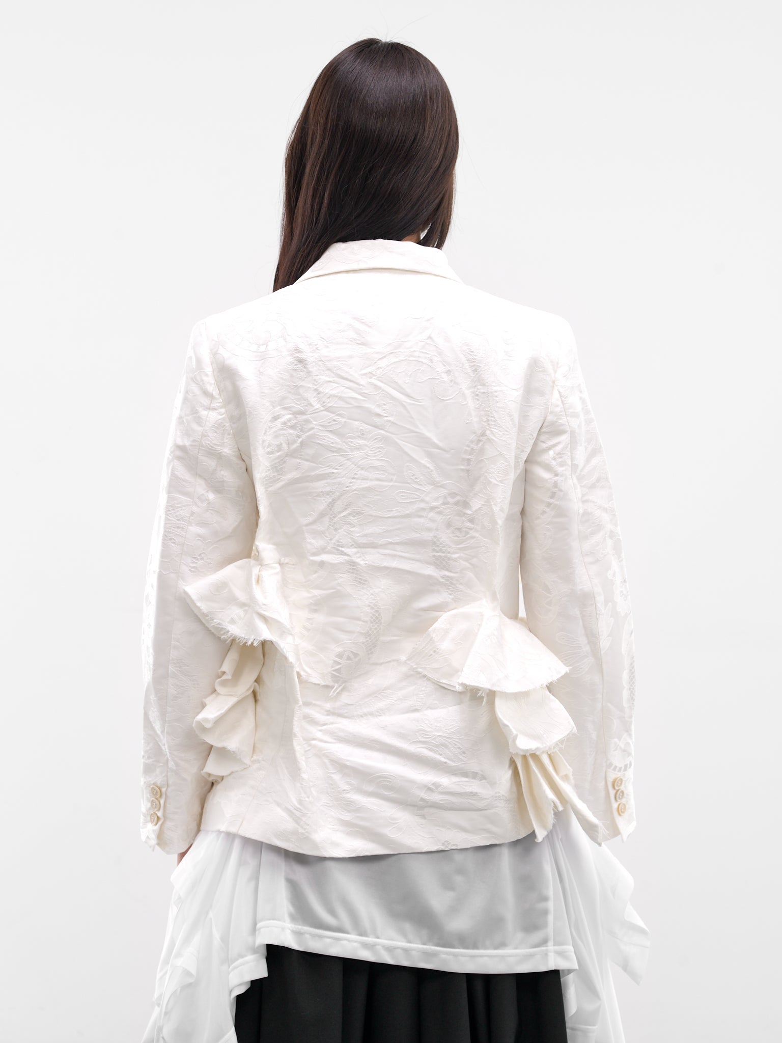 White Deconstructed Floral Embroidery Blazer (GQ-J029-S26-OFF-WHITE)