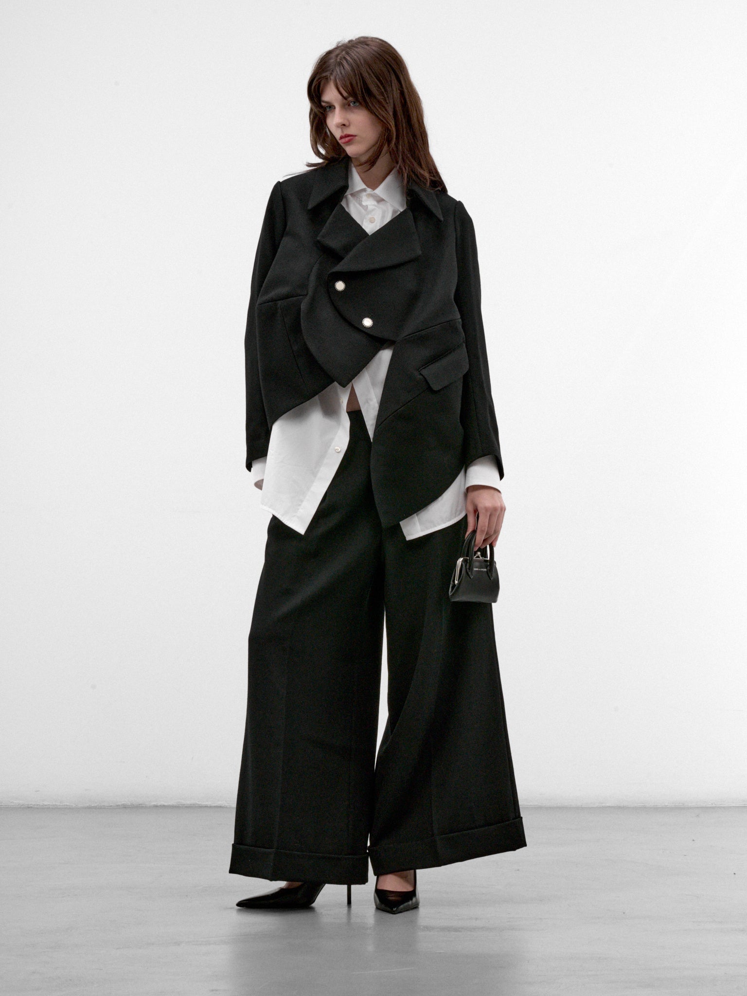 Black Wool Wide Pleated Trousers (GR-P013-W26-BLACK-BLACK)