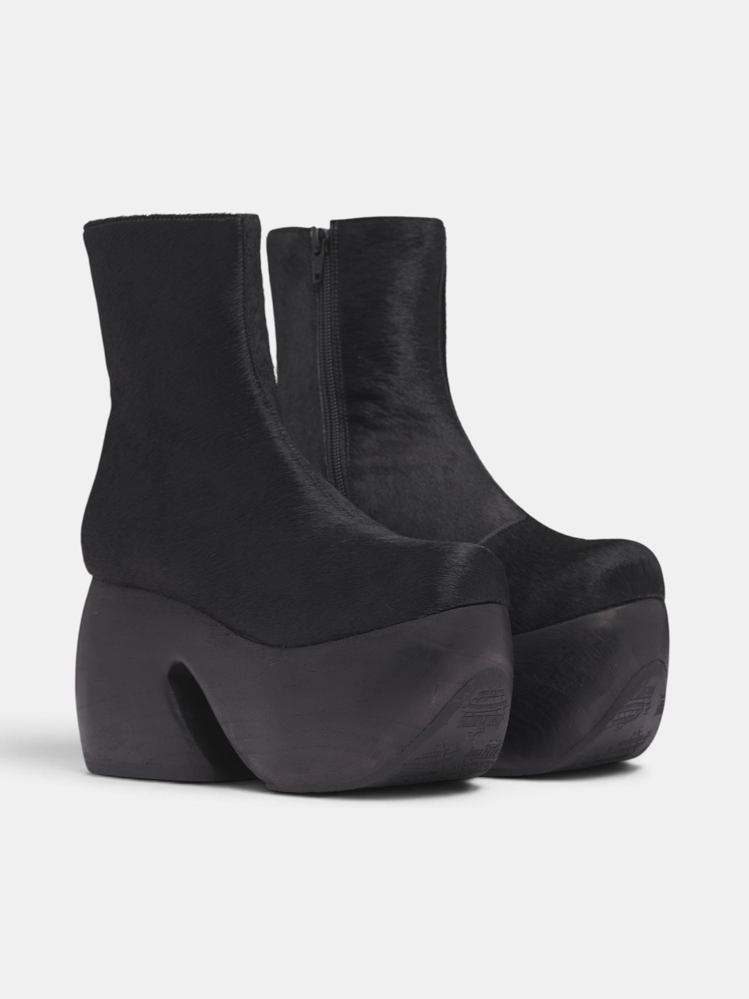 Short Hair Platform Ankle Boots (GR-K102-W26-BLACK)