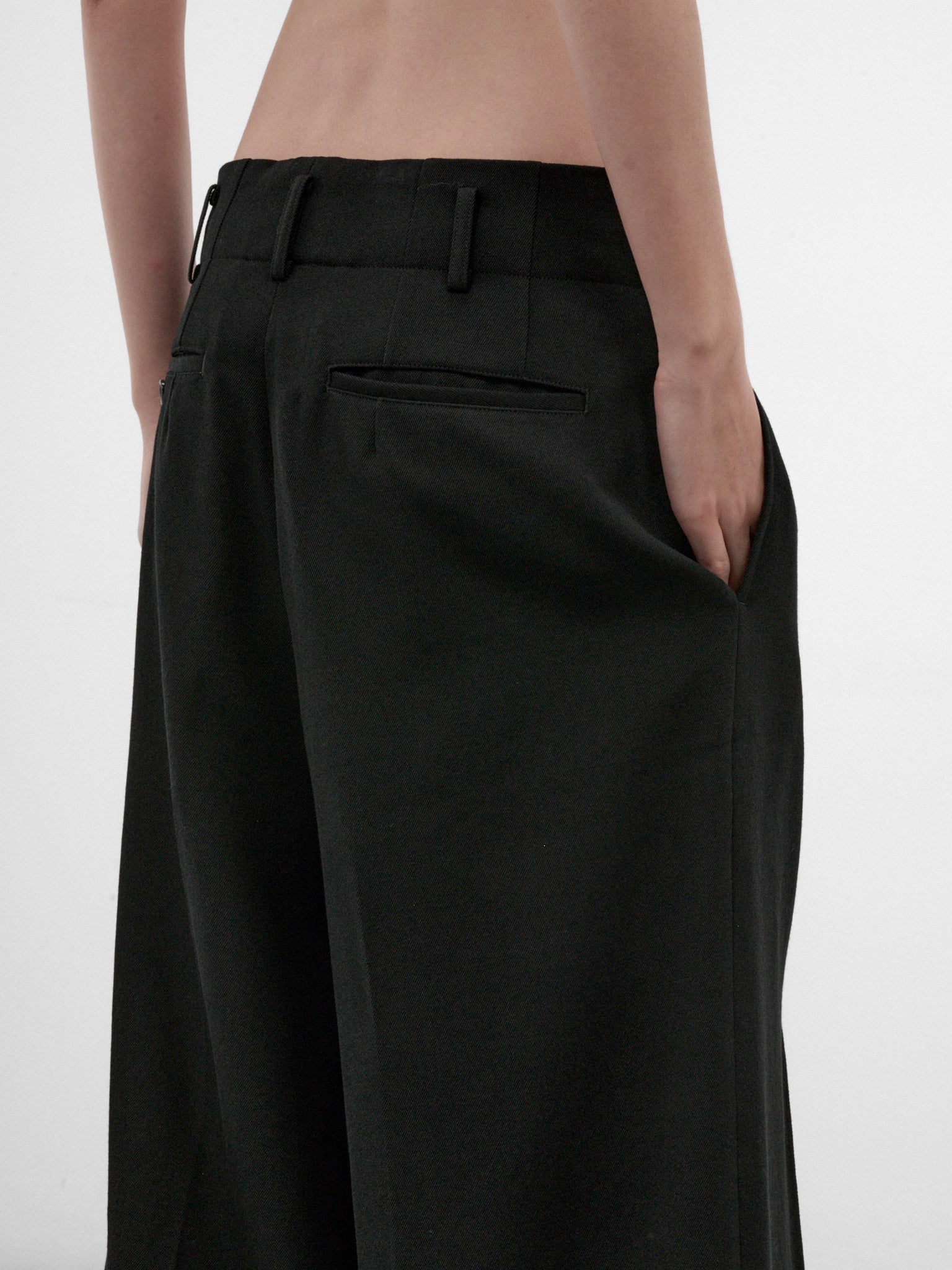 Black Wool Wide Pleated Trousers (GR-P013-W26-BLACK-BLACK)