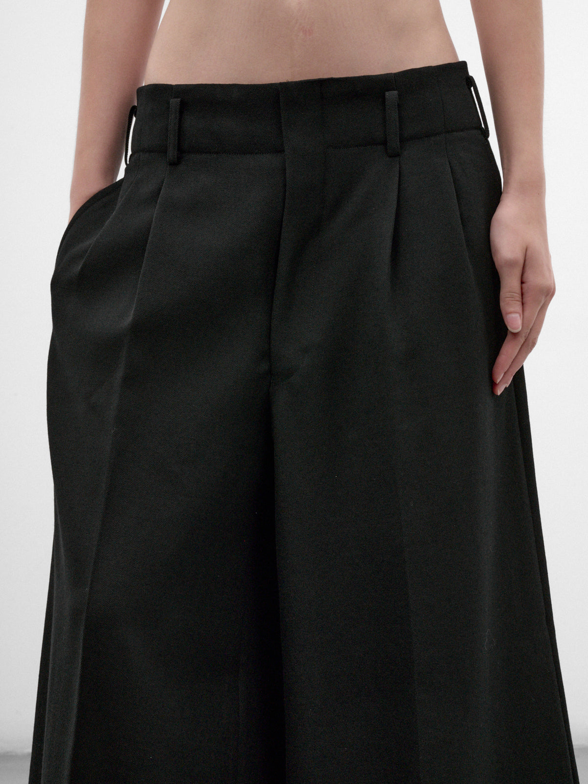Black Wool Wide Pleated Trousers (GR-P013-W26-BLACK-BLACK)