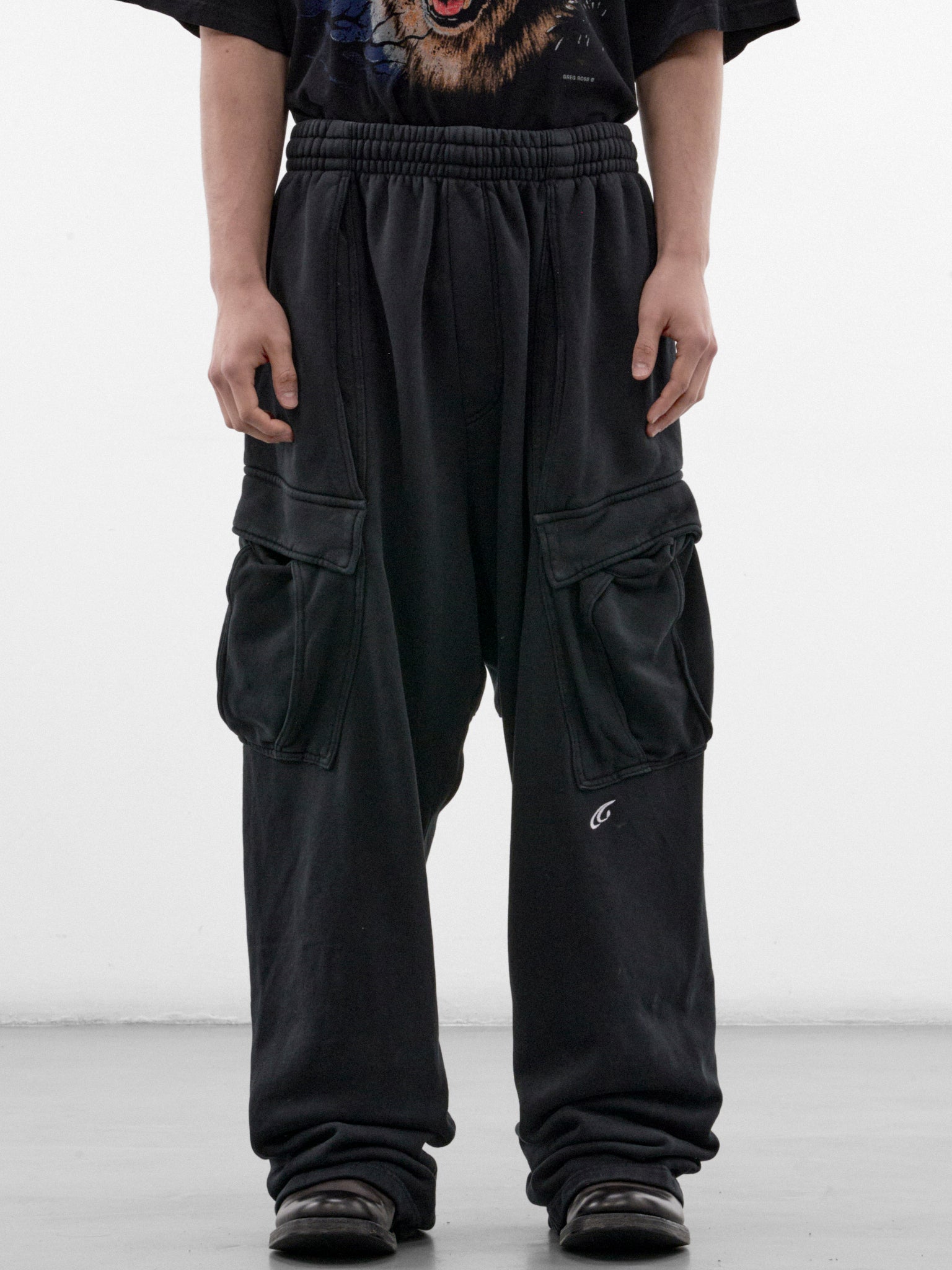 Black Cotton Cargo Sweatpants (GRC-04-002AB-ALMOST-BLACK)