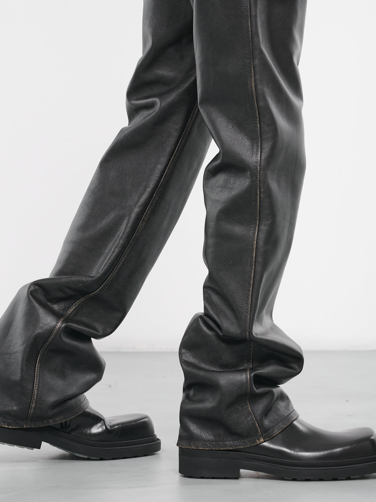 Bootleg Leather Trousers (H526Y54L41-BLACK)