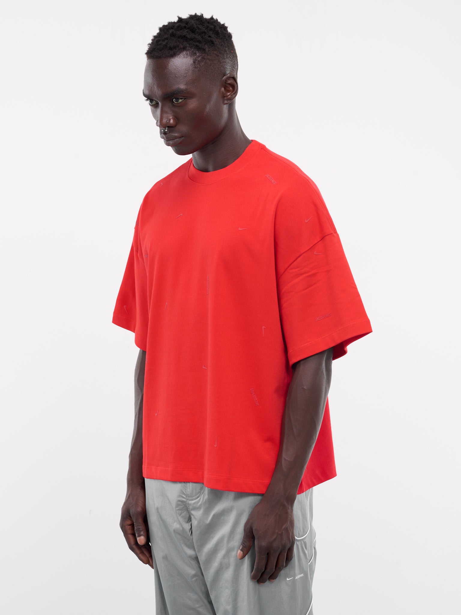 Jacquemus Le T-Shirt (HF7111-611-UNIVERISTY-RED)