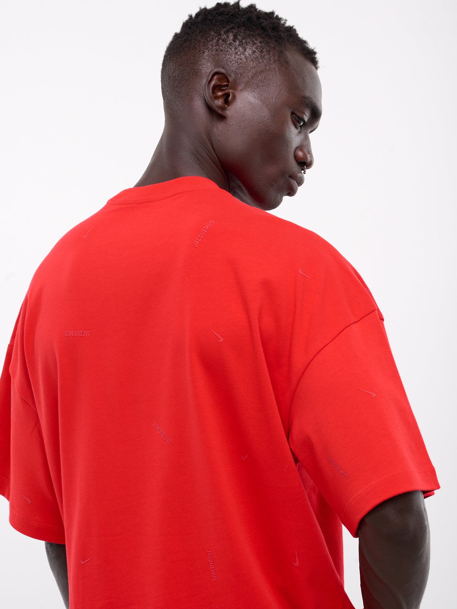 Jacquemus Le T-Shirt (HF7111-611-UNIVERISTY-RED)