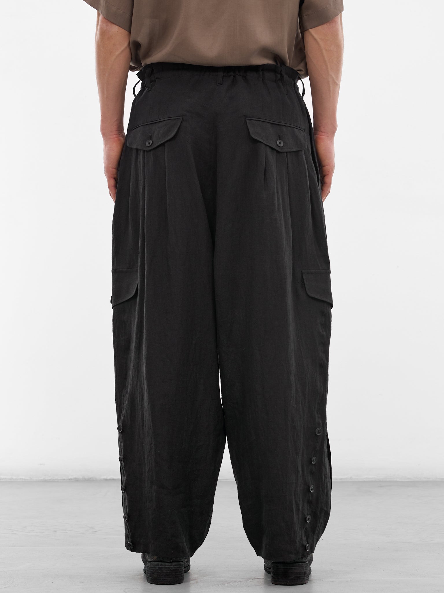 Black Pleated Baggy Trousers (HK-P15-300-2-BLACK)