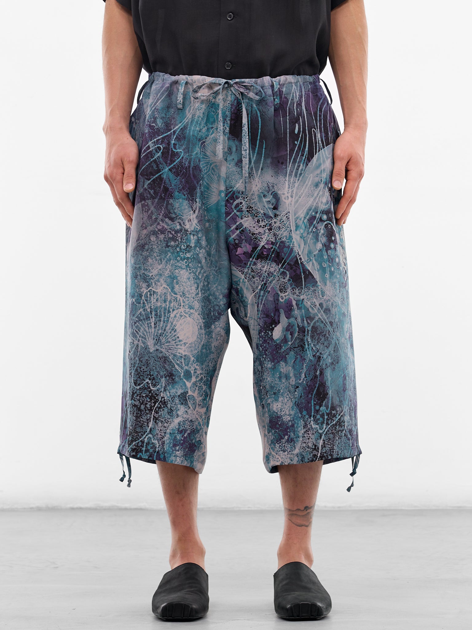 Abstract Print Cropped Wide Trousers (HK-P77-452-1-BLACK)