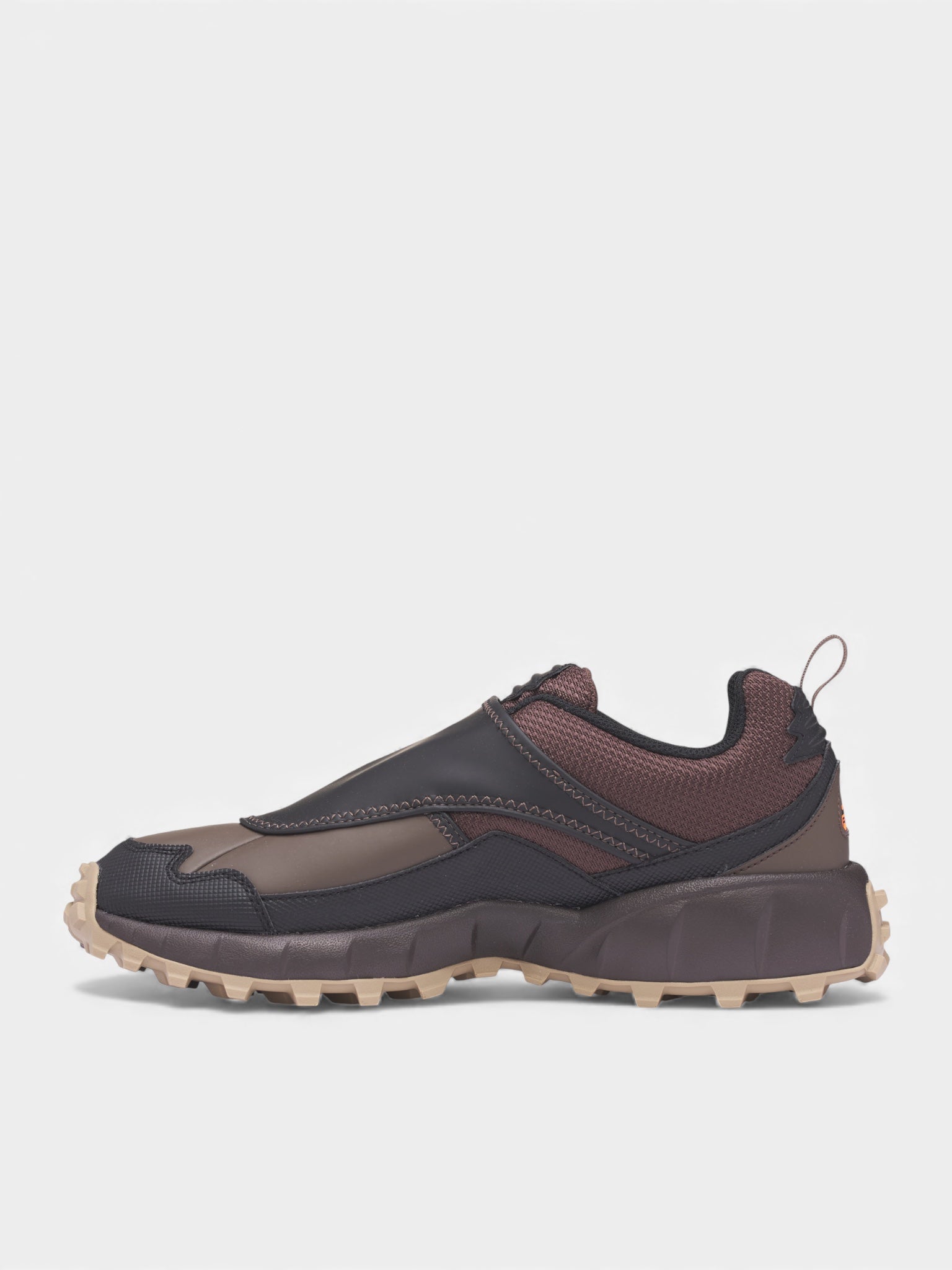 Brown Nike ACG Phassad Sneakers (HM7133-201-BROWN)