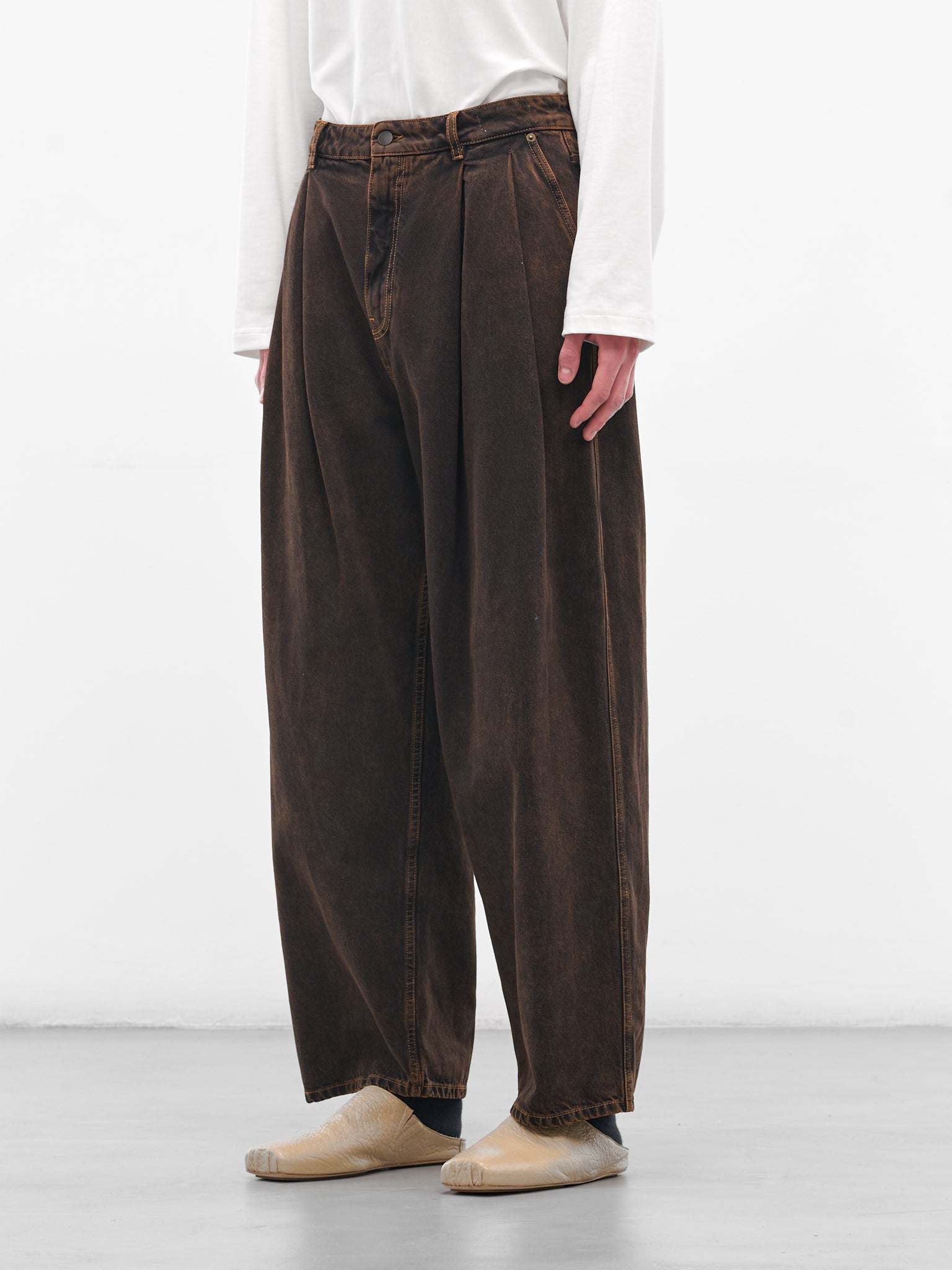 Brown Denim Baggy Pleated Jeans (HMMB67021A-HB252-BROWN)