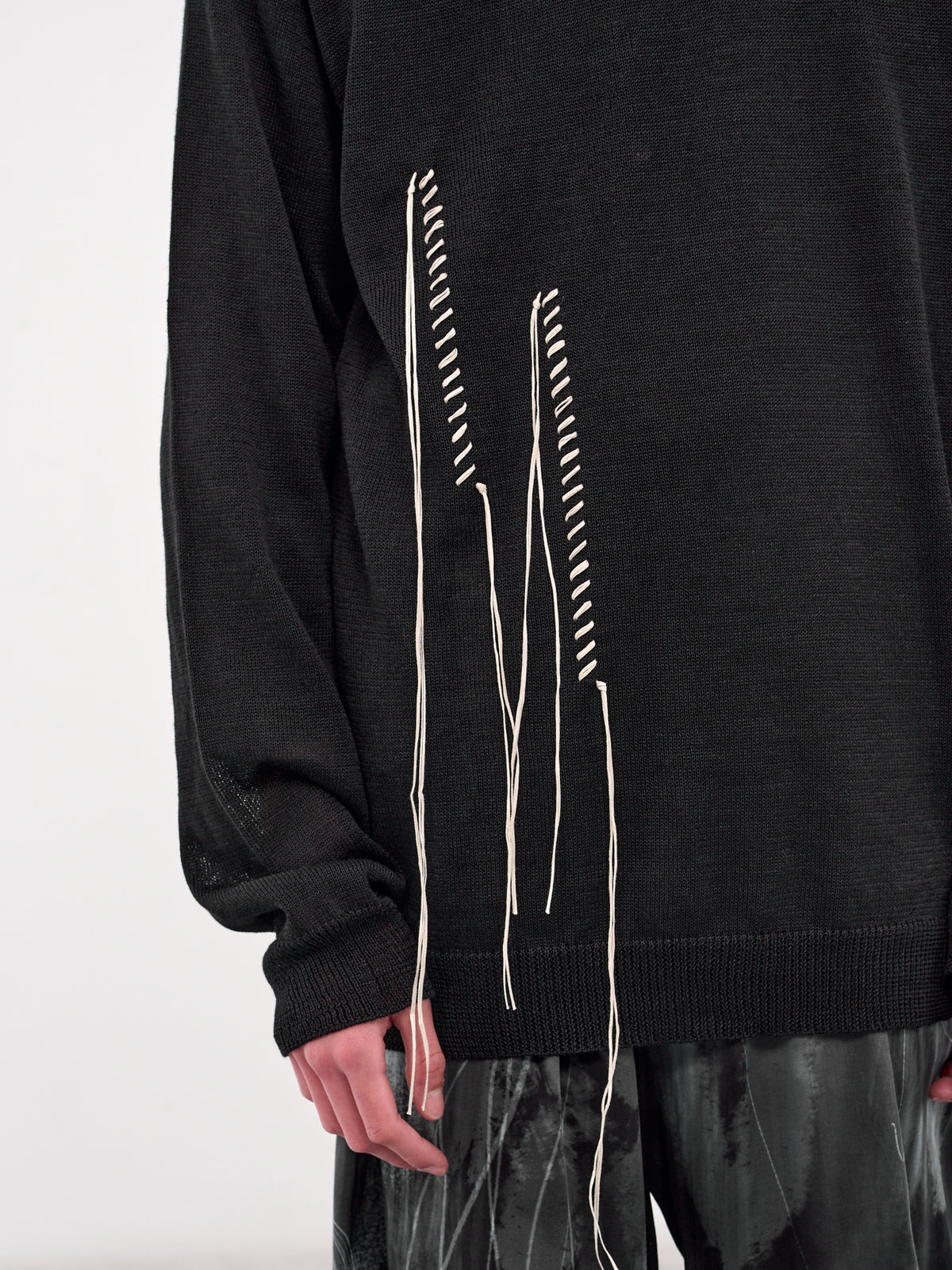 Embroidered Sweater (HP-K18-383-2-BLACK)